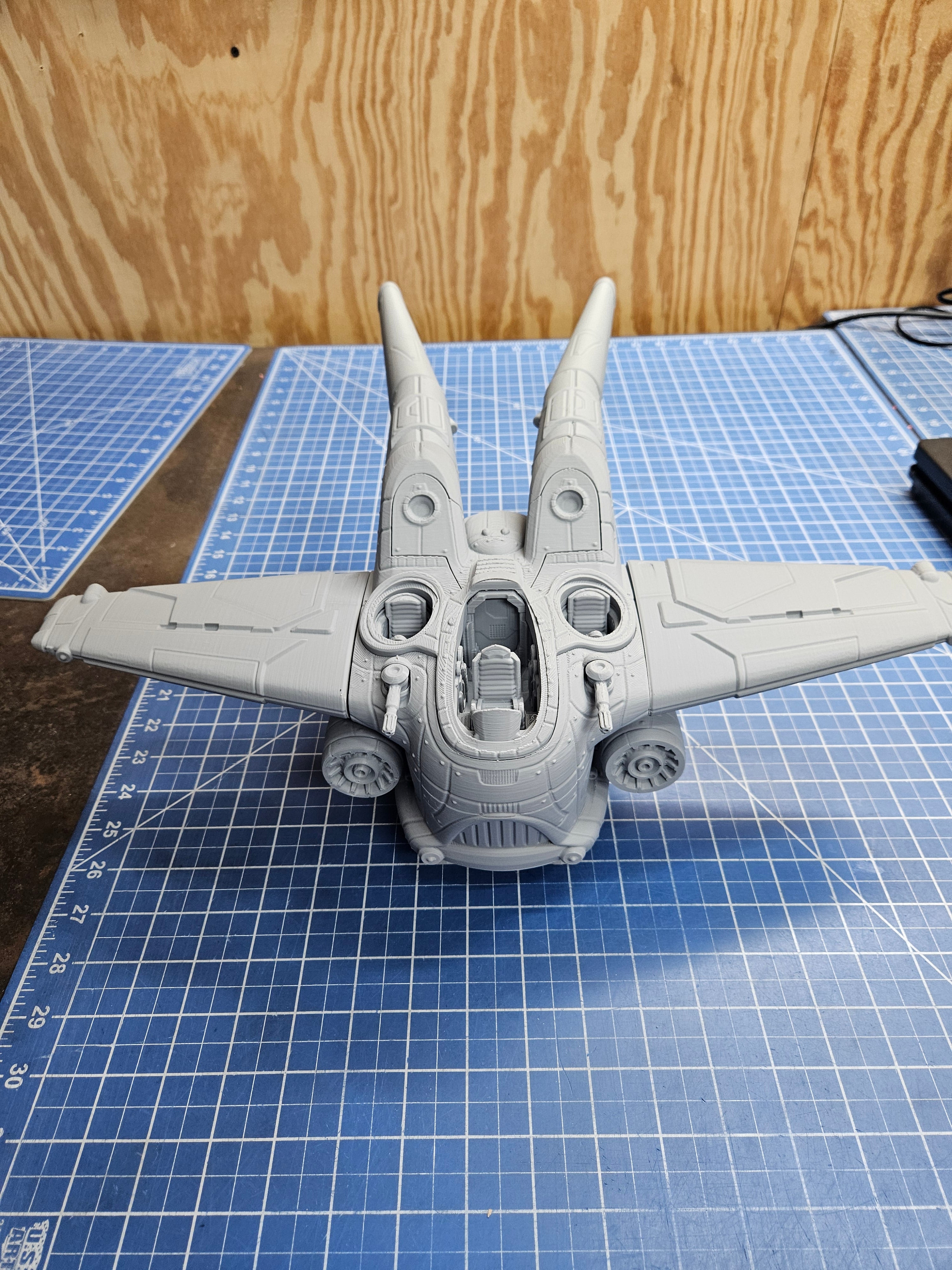 Sparrowhawk - Novus Landing - Starfinder - Cyberpunk - Science Fiction - Syfy - RPG - Tabletop - Scatter- Terrain- 28 mm / 1"