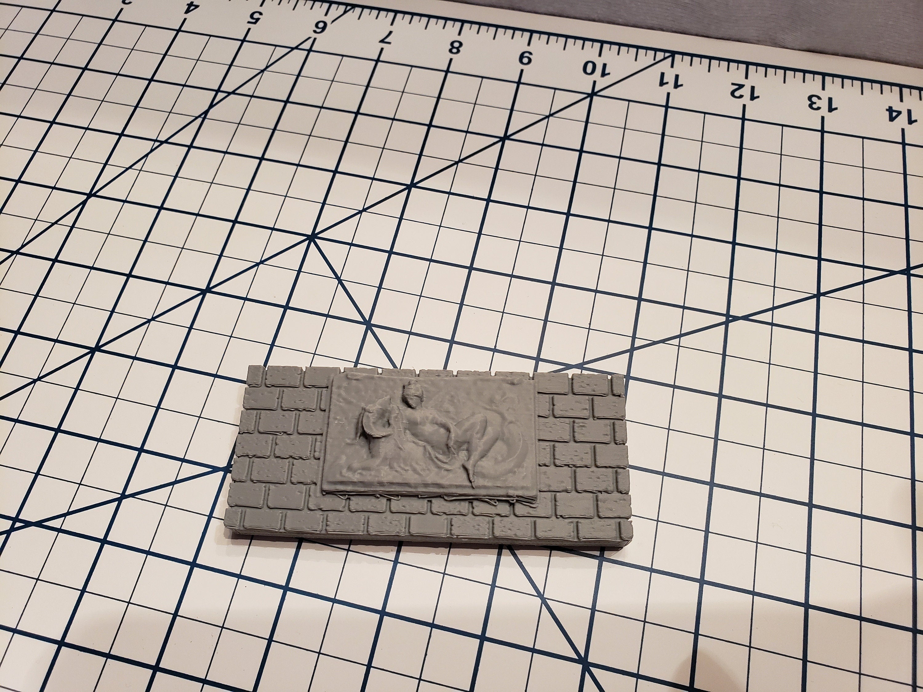 Cut Stone Venus Frieze Wall - OpenLock or DragonLock - Openforge - DND - Pathfinder - Dungeons & Dragons - RPG - Tabletop - 28 mm / 1"