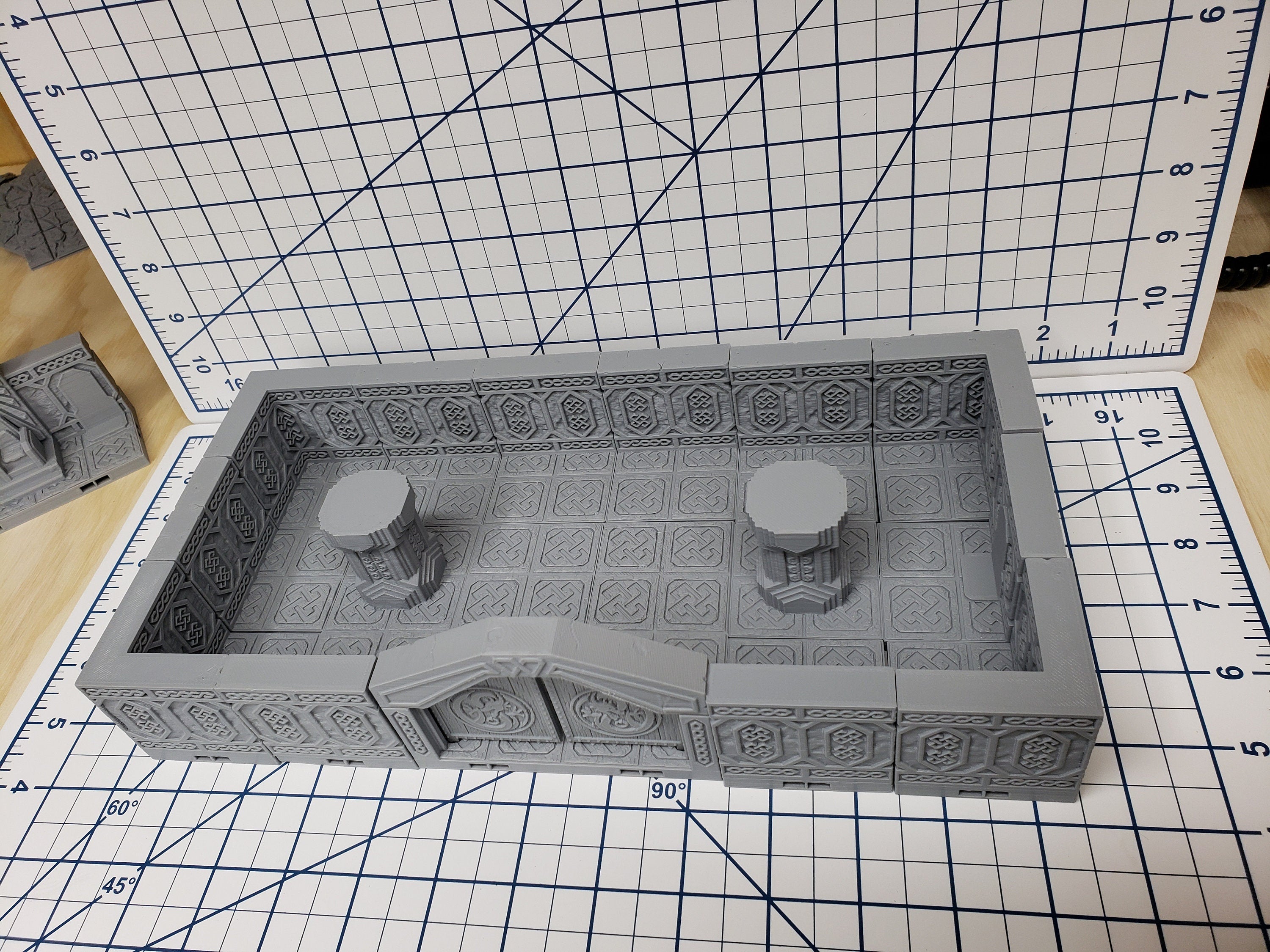 Mountain King - Pillar Room - Dwarven - DragonLock - DND - Pathfinder - RPG - Dungeon & Dragons - 28 mm / 1" - Fat Dragon Games