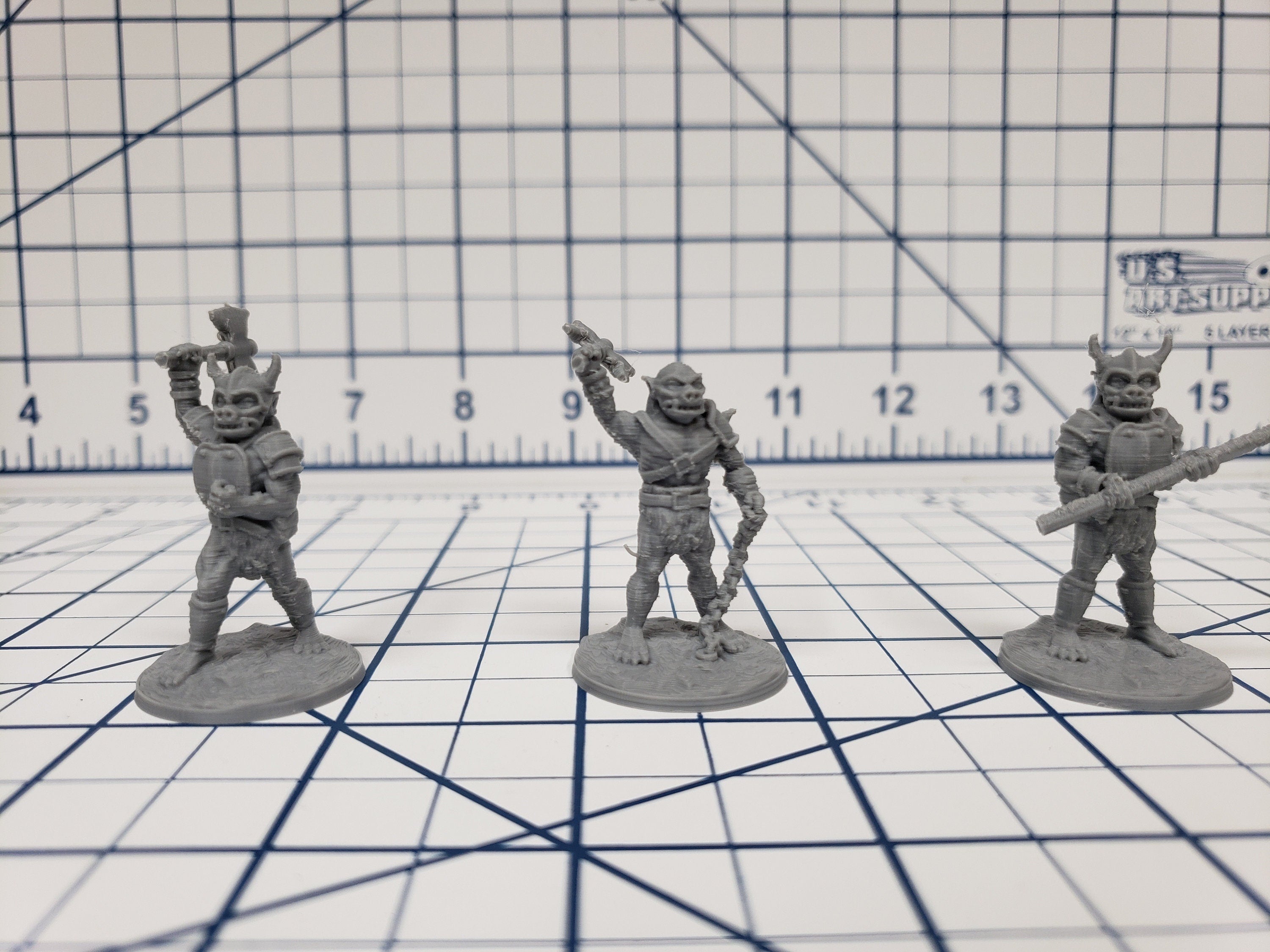 Orc Warriors 1 Set (3 minis) - DND - Pathfinder - RPG - Dungeon & Dragons - Miniature - Mini - 28 mm / 1" - Fat Dragon Games