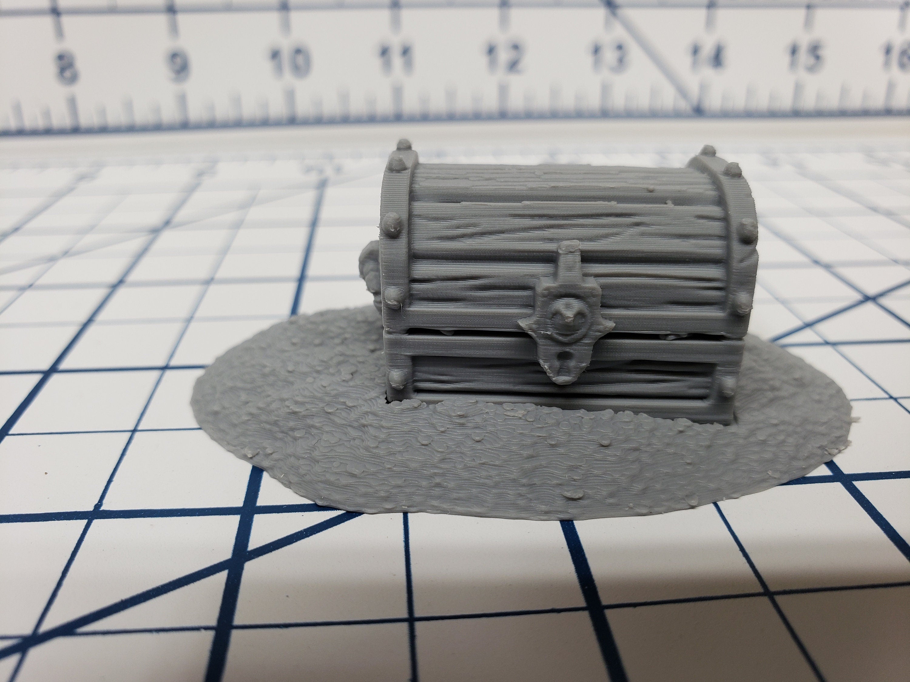 Mimic Chest and Treasure - DND - Pathfinder - RPG - Dungeon & Dragons - Miniature - Mini - 28 mm / 1" - Fat Dragon Games