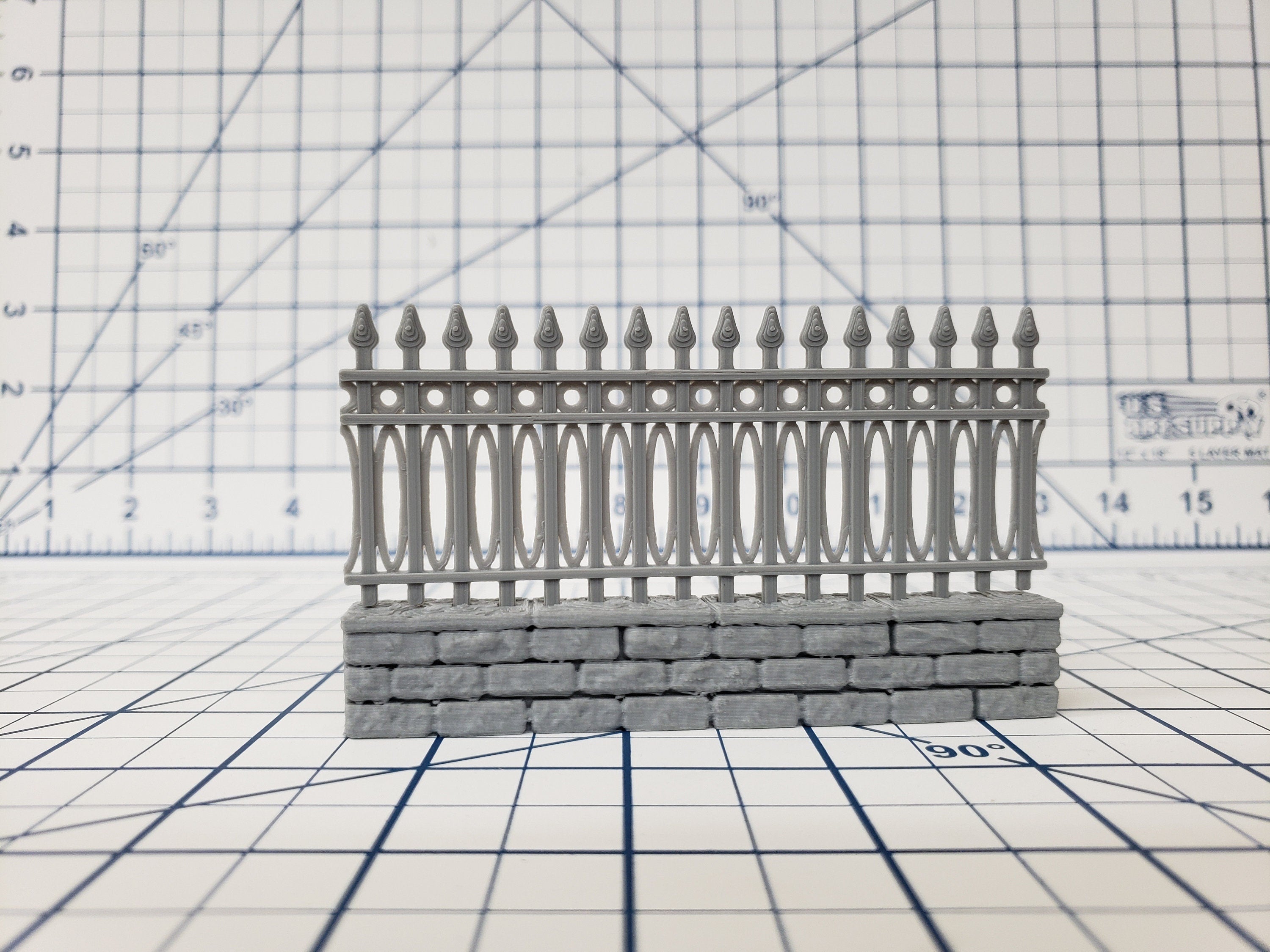 Cemetery Gate and Walls - DragonLock - DND - Pathfinder - RPG - Dungeon & Dragons - 28 mm / 1" - Fat Dragon Games