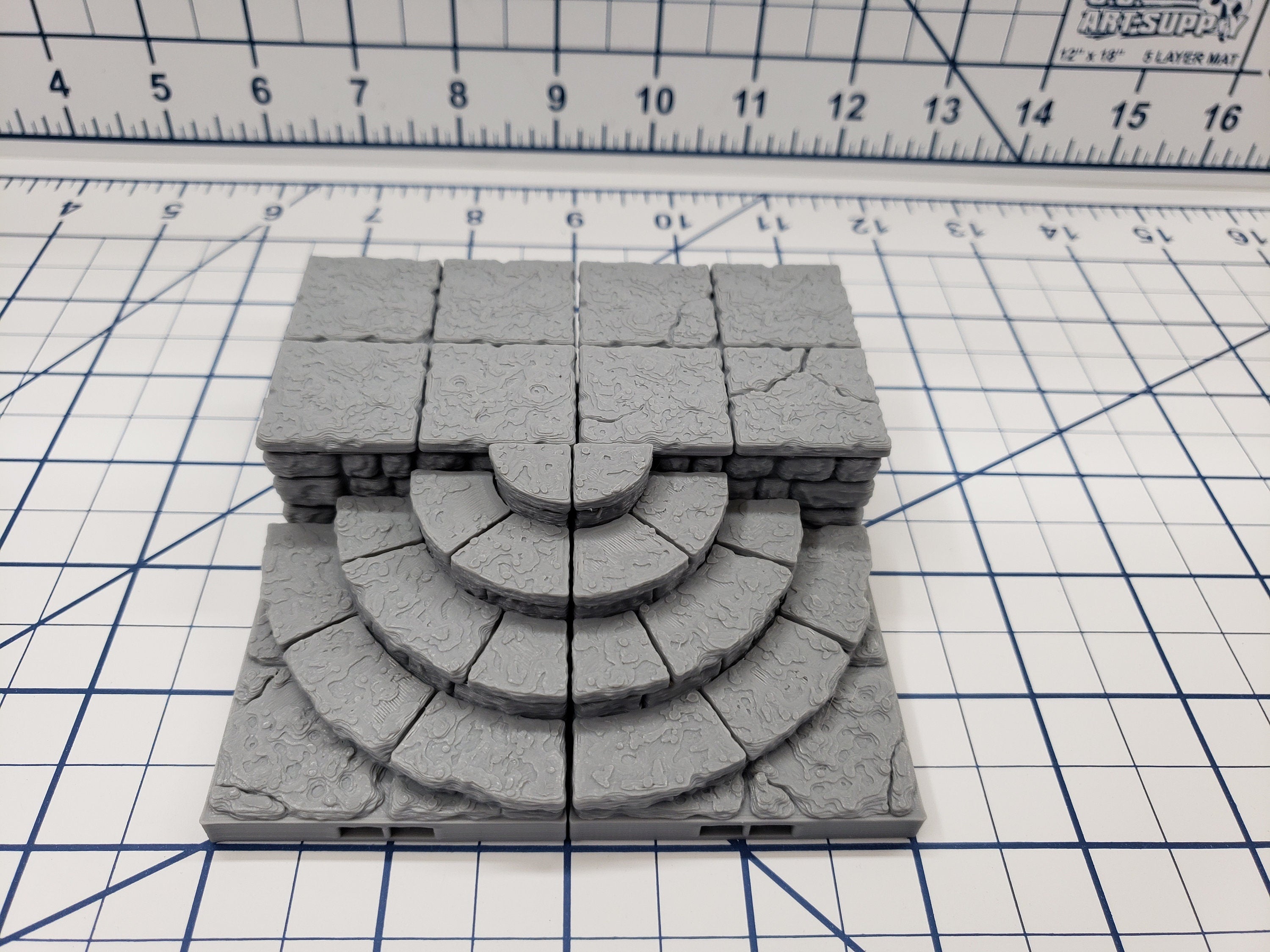 Dungeon Delve Raised Dais - DragonLock - DND - Pathfinder - RPG - Dungeon & Dragons - 28 mm / 1" - Fat Dragon Games