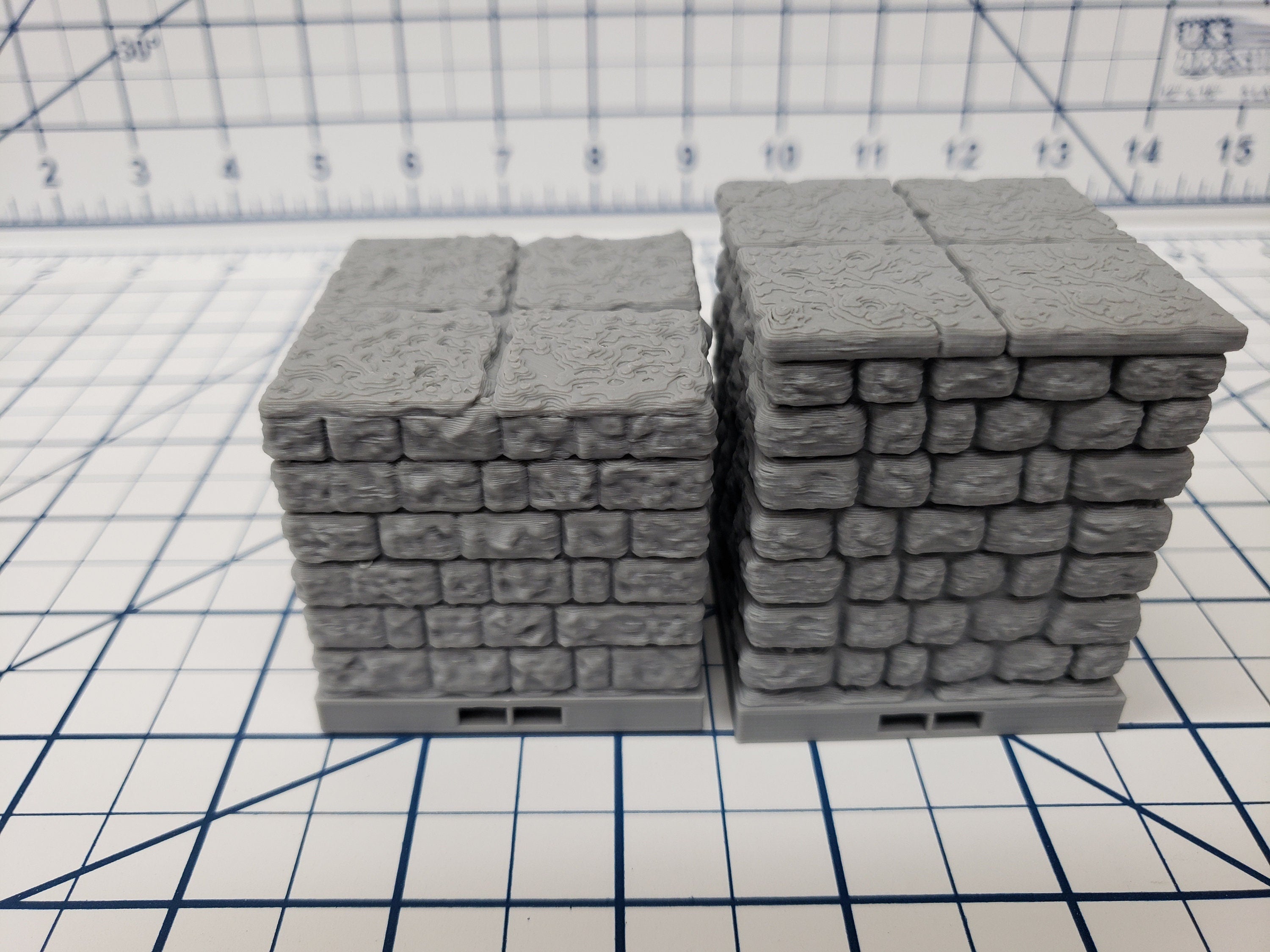 Dungeon Style - Ramps / Elevated Tiles - DragonLock - DND - Pathfinder - RPG - Dungeon & Dragons - 28 mm / 1" - Terrain - Fat Dragon Games