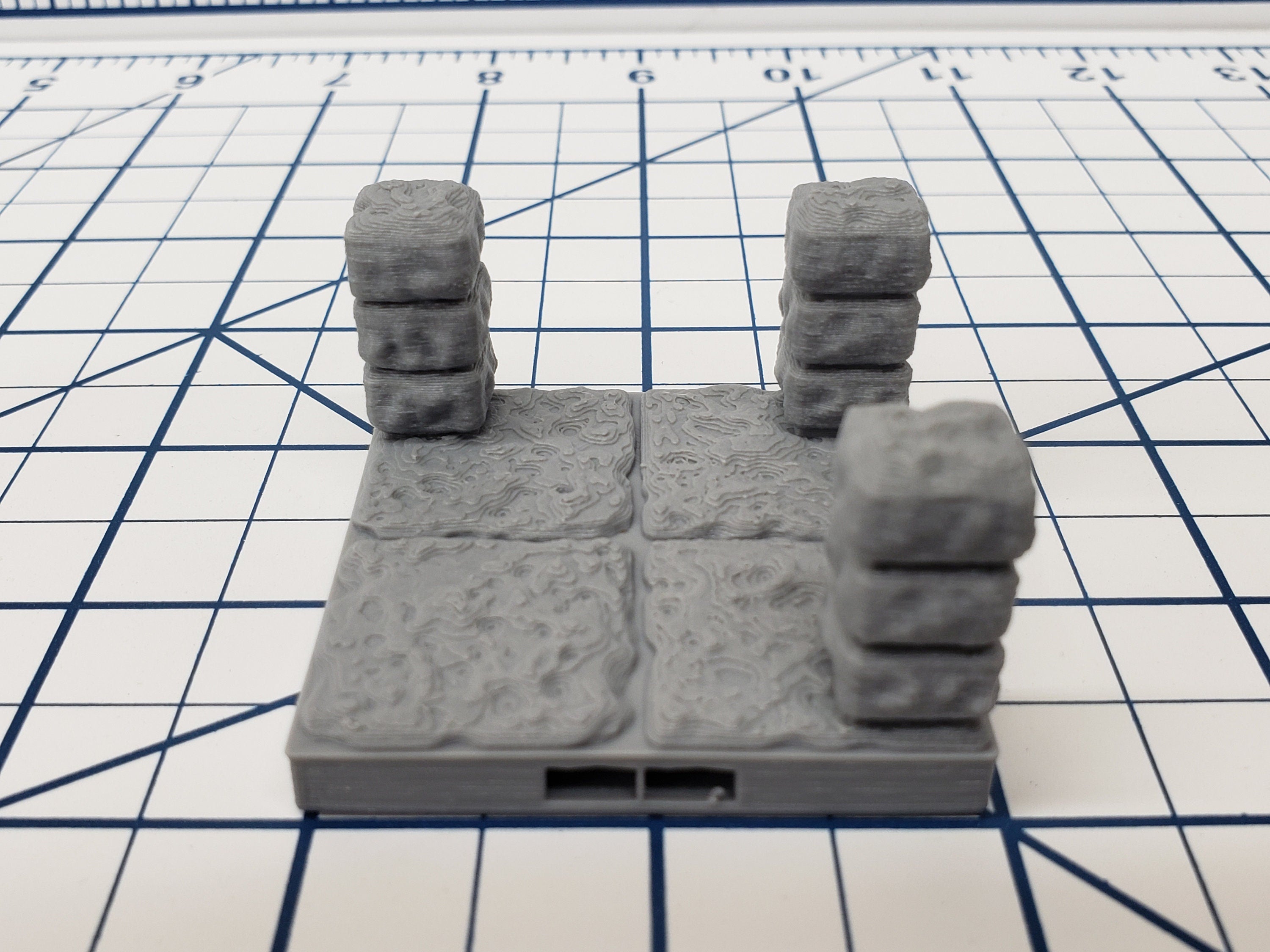 Dungeon Style - Half Pillar Walls - DragonLock - DND - Pathfinder - RPG - Dungeon & Dragons - 28 mm / 1" - Terrain - Fat Dragon Games