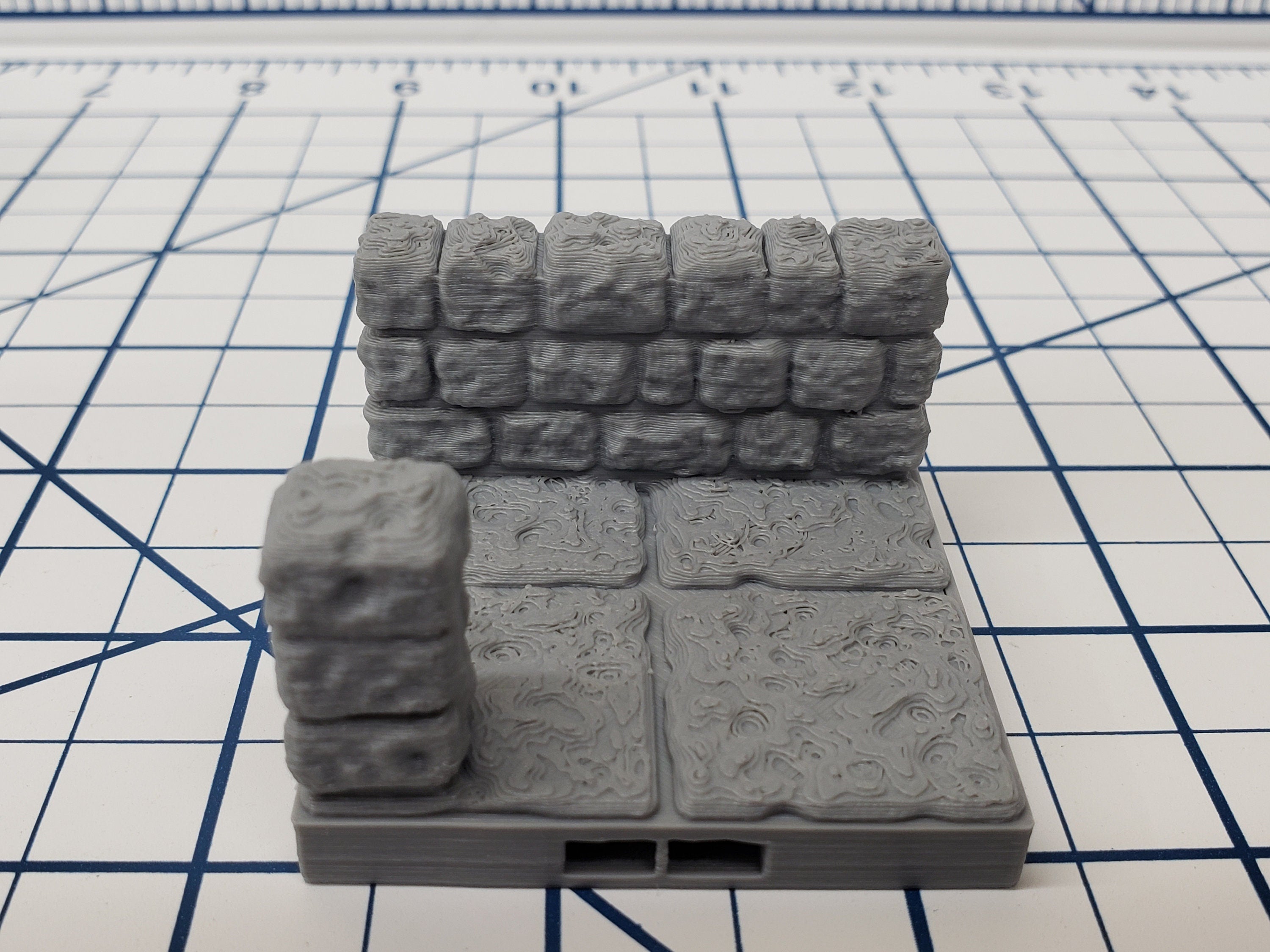 Dungeon Style - Half Pillar Walls - DragonLock - DND - Pathfinder - RPG - Dungeon & Dragons - 28 mm / 1" - Terrain - Fat Dragon Games