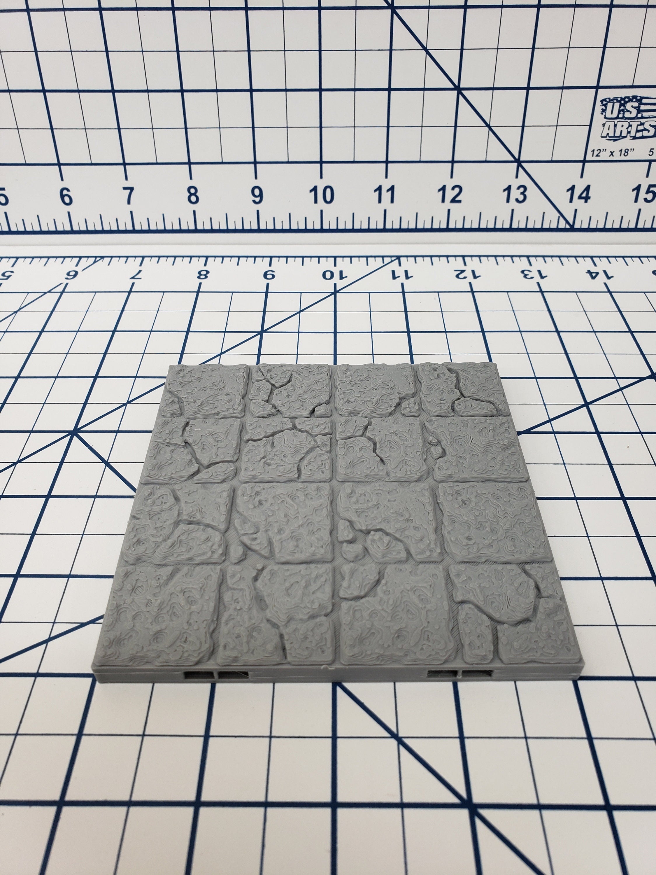 Dungeon Style - Ruined Floor Tiles - DragonLock - DND - Pathfinder - RPG - Dungeon & Dragons - 28 mm / 1" - Terrain - Fat Dragon Games