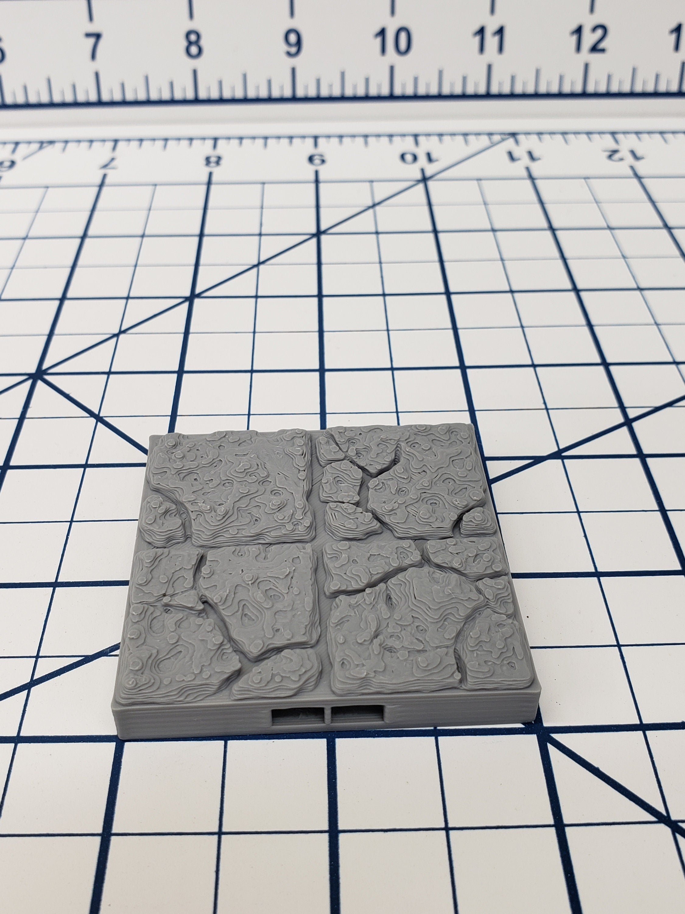 Dungeon Style - Ruined Floor Tiles - DragonLock - DND - Pathfinder - RPG - Dungeon & Dragons - 28 mm / 1" - Terrain - Fat Dragon Games