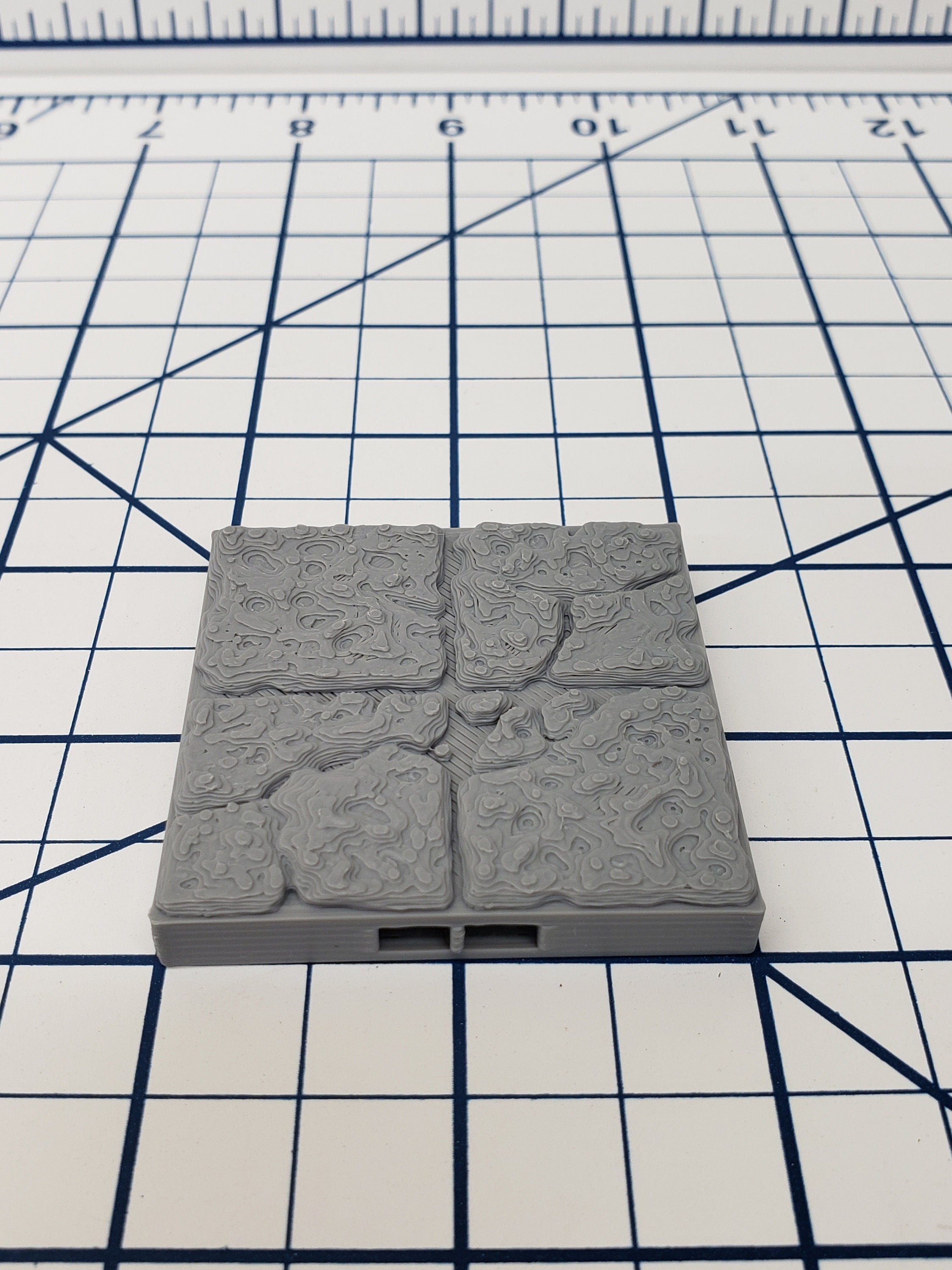 Dungeon Style - Ruined Floor Tiles - DragonLock - DND - Pathfinder - RPG - Dungeon & Dragons - 28 mm / 1" - Terrain - Fat Dragon Games
