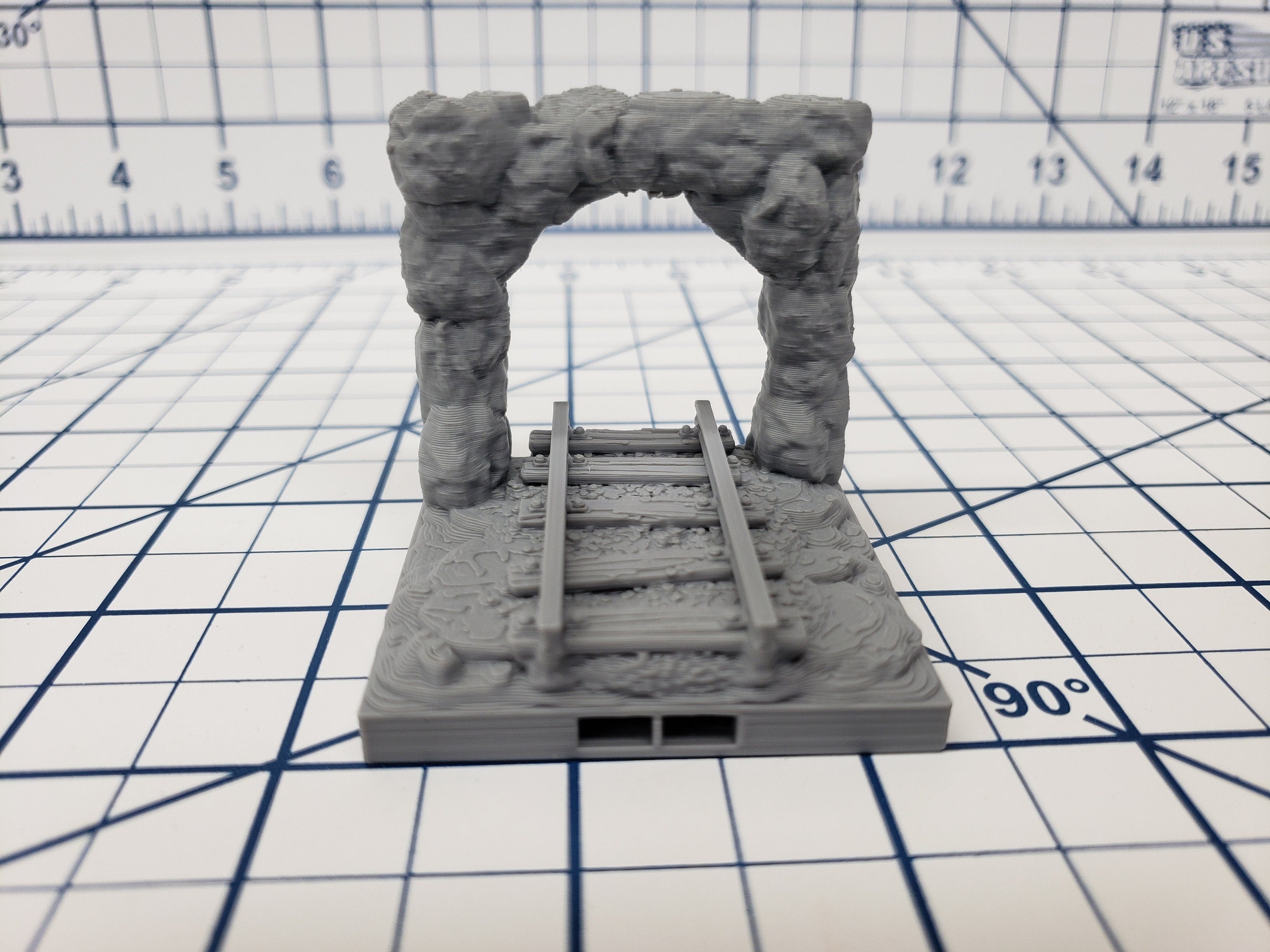 Caverns - Entrances - DragonLock - DND - Pathfinder - RPG - Dungeon & Dragons - 28 mm / 1" - Terrain - Fat Dragon Games