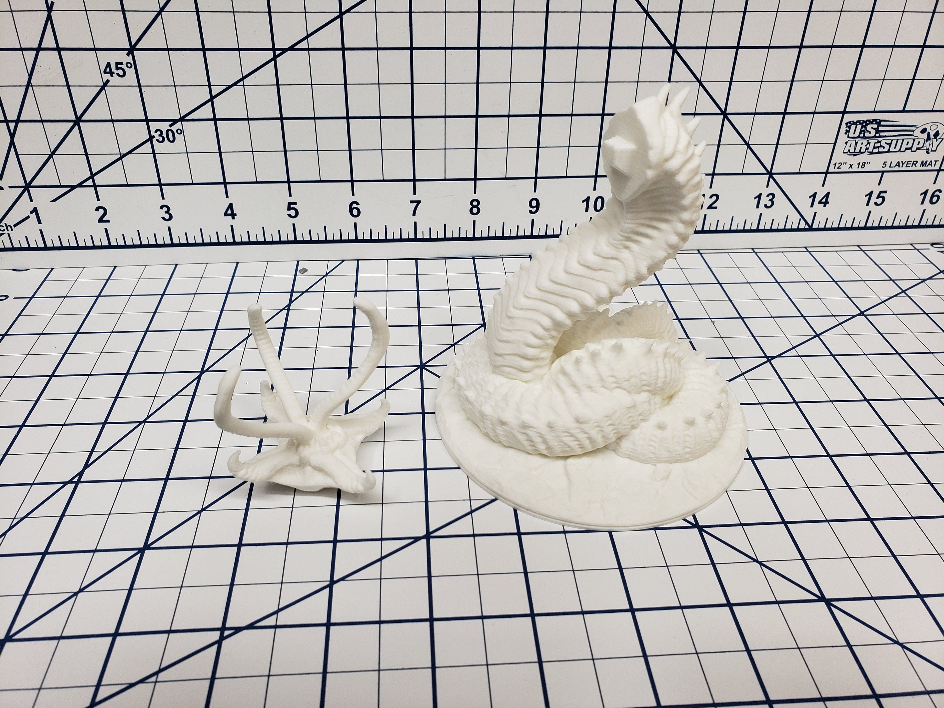 Overgrown Larvae Alpha - Part of A Den of Alien Evil Collection - DND - Pathfinder - Dungeons & Dragons - RPG - Tabletop - 28 mm / 1" - EC3D