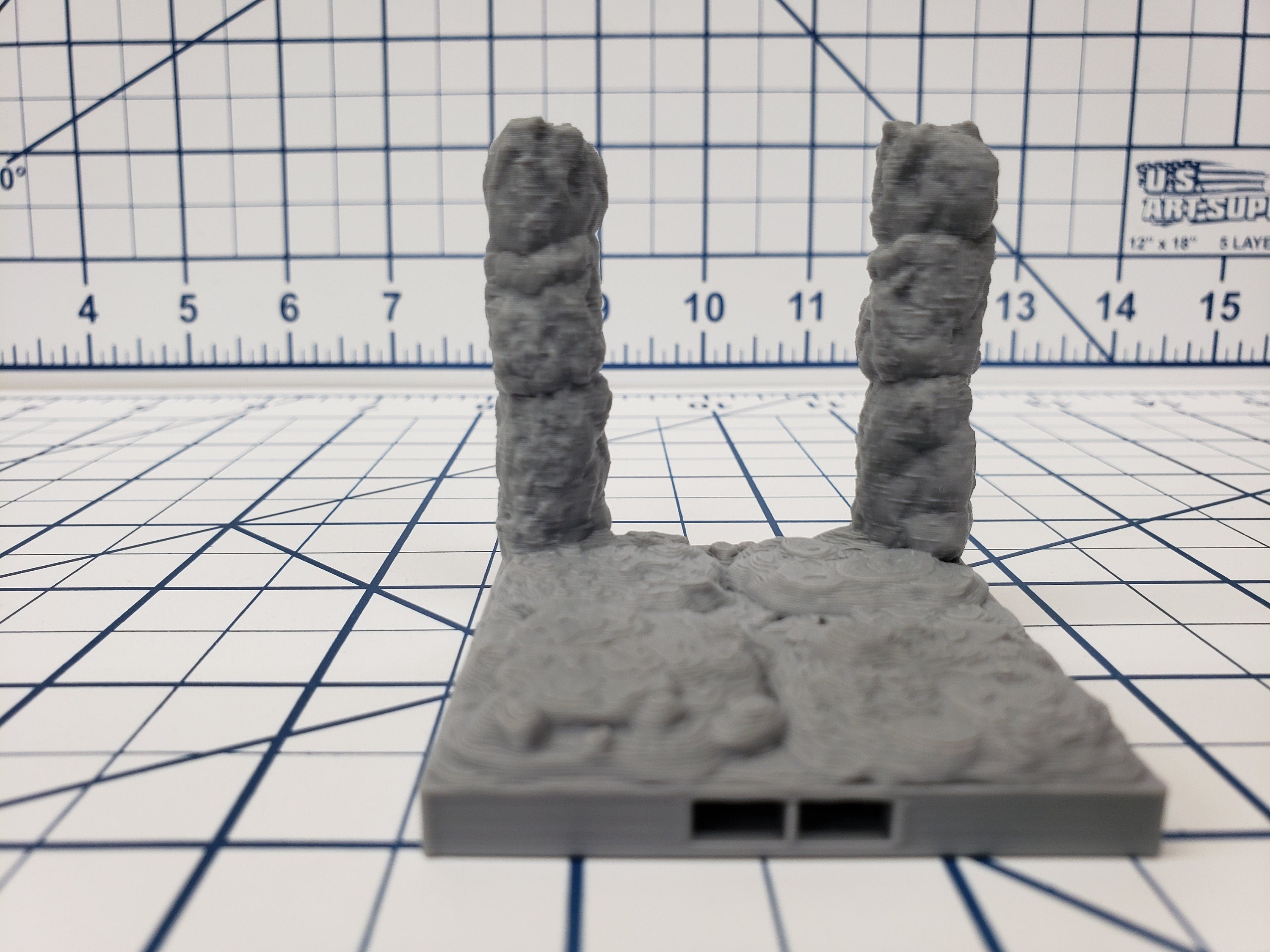 Caverns - Pillar Tiles- DragonLock - DND - Pathfinder - RPG - Dungeon & Dragons - 28 mm / 1" - Terrain - Fat Dragon Games