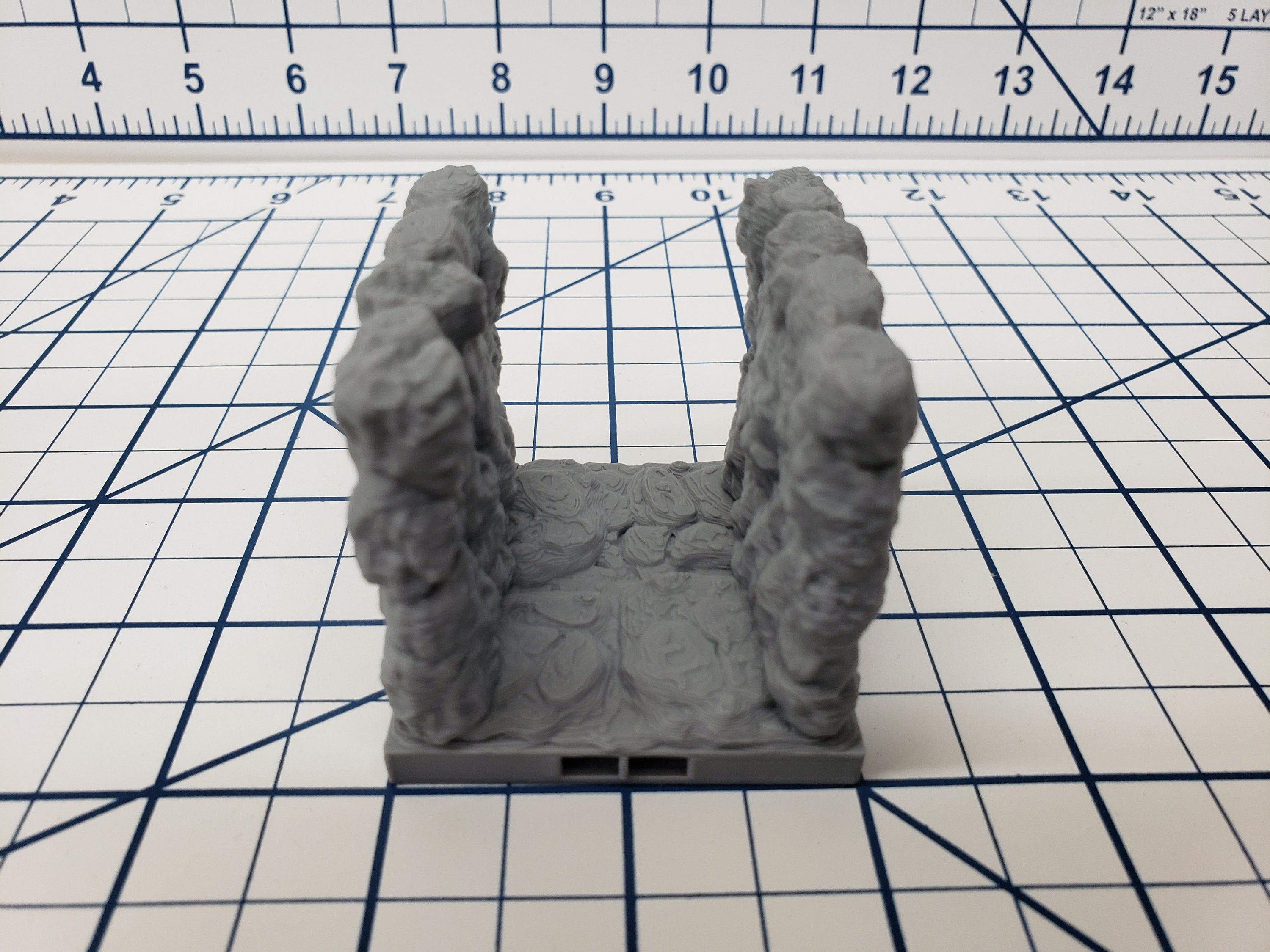 Caverns - Narrow Passage Tiles- DragonLock - DND - Pathfinder - RPG - Dungeon & Dragons - 28 mm / 1" - Terrain - Fat Dragon Games