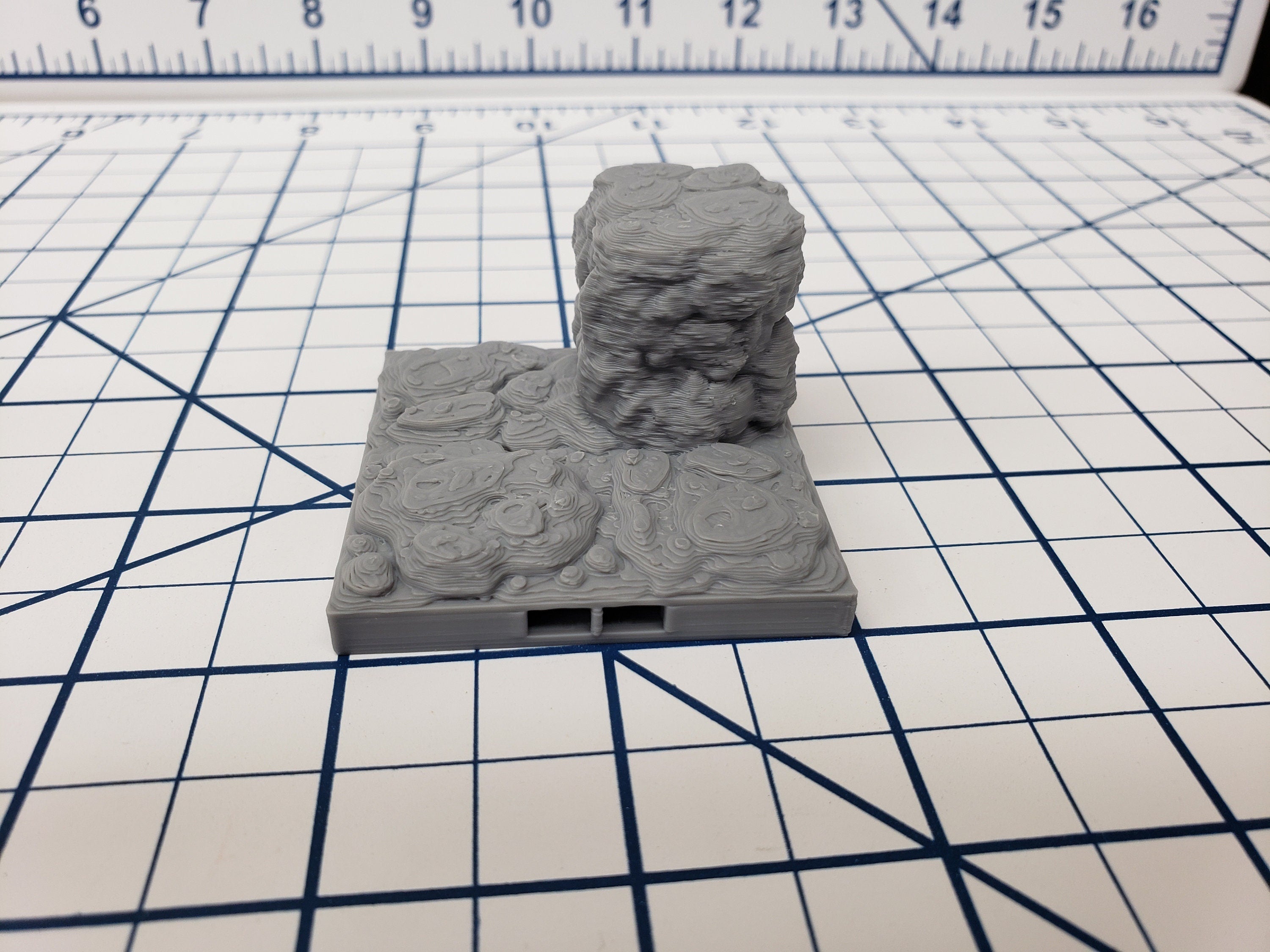 Caverns - Elevated Floor Tiles - DragonLock - DND - Pathfinder - RPG - Dungeon & Dragons - 28 mm / 1" - Terrain - Fat Dragon Games