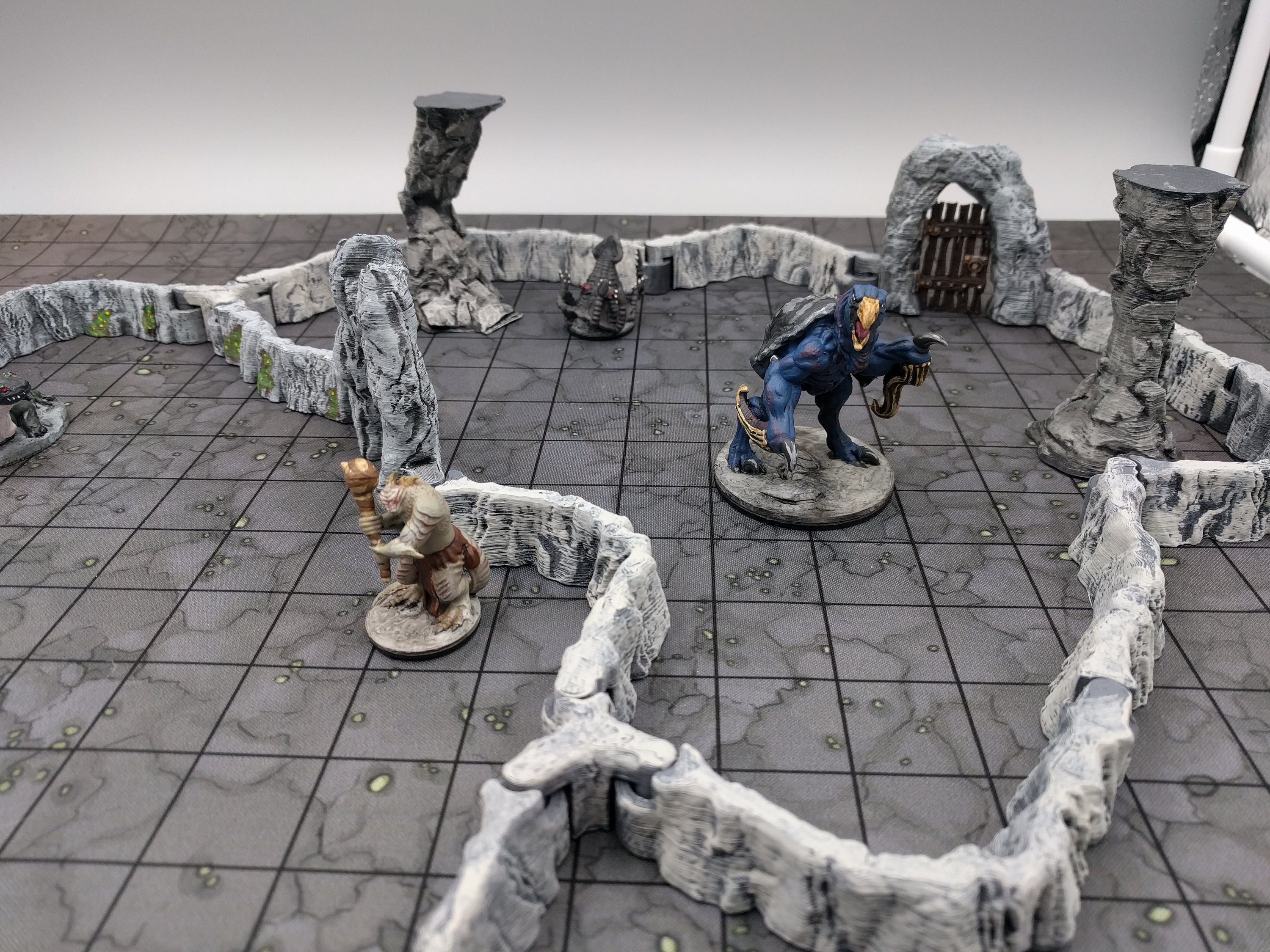 DungeonSticks - Dry Caverns Starter Set 25 Tiles! - DND - Pathfinder - Dungeons & Dragons - Terrain - RPG - Tabletop - 28 mm / 1"