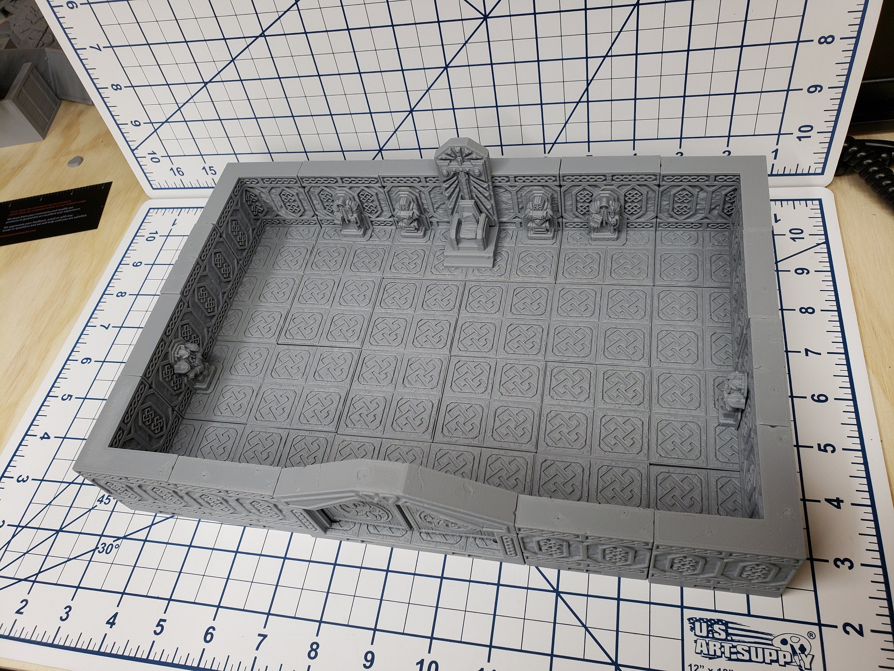 Mountain King - Throne Room - Dwarven - DragonLock - DND - Pathfinder - RPG - Dungeon & Dragons - 28 mm / 1" - Fat Dragon Games