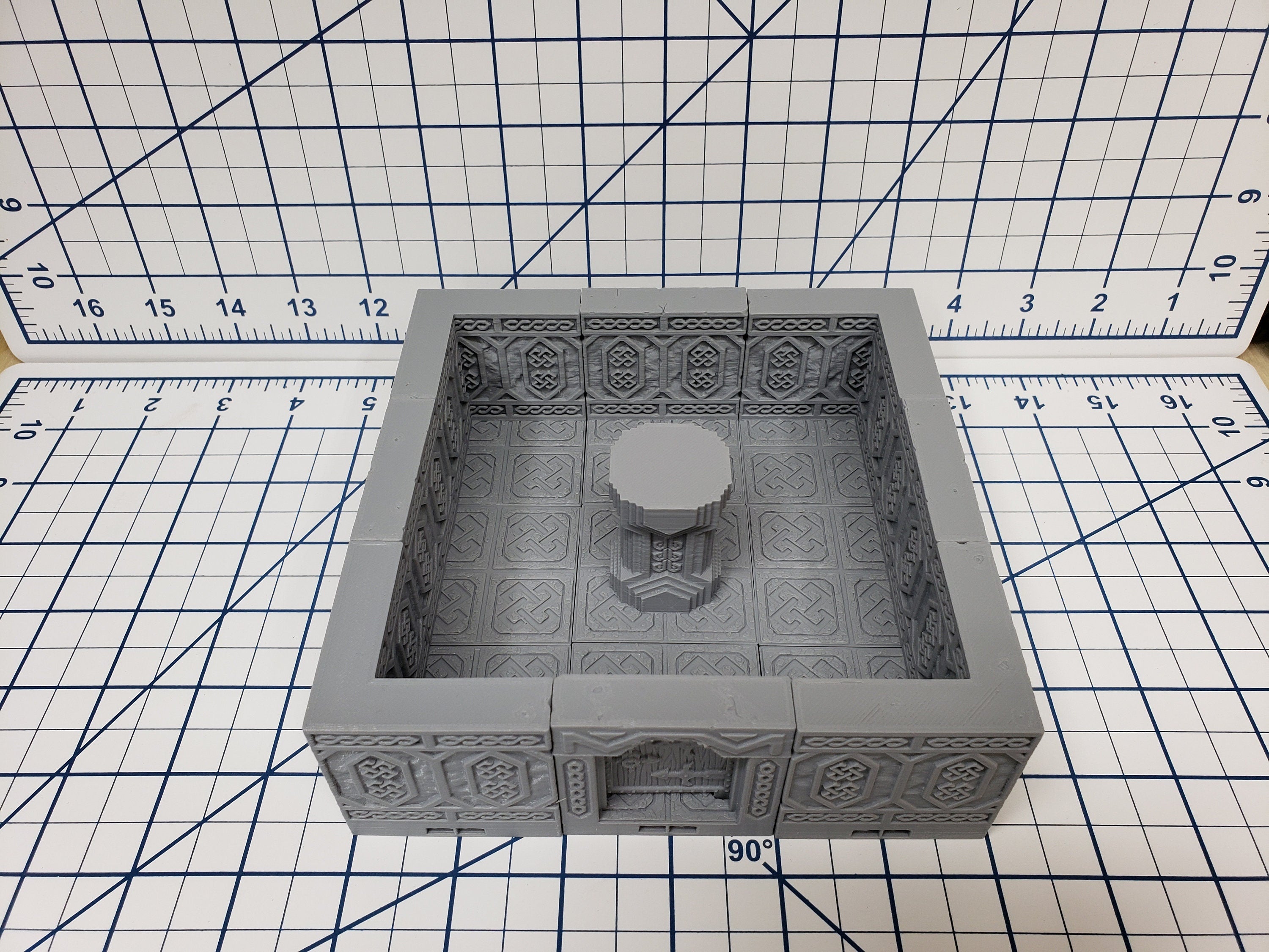 Mountain King - Pillar Room - Dwarven - DragonLock - DND - Pathfinder - RPG - Dungeon & Dragons - 28 mm / 1" - Fat Dragon Games