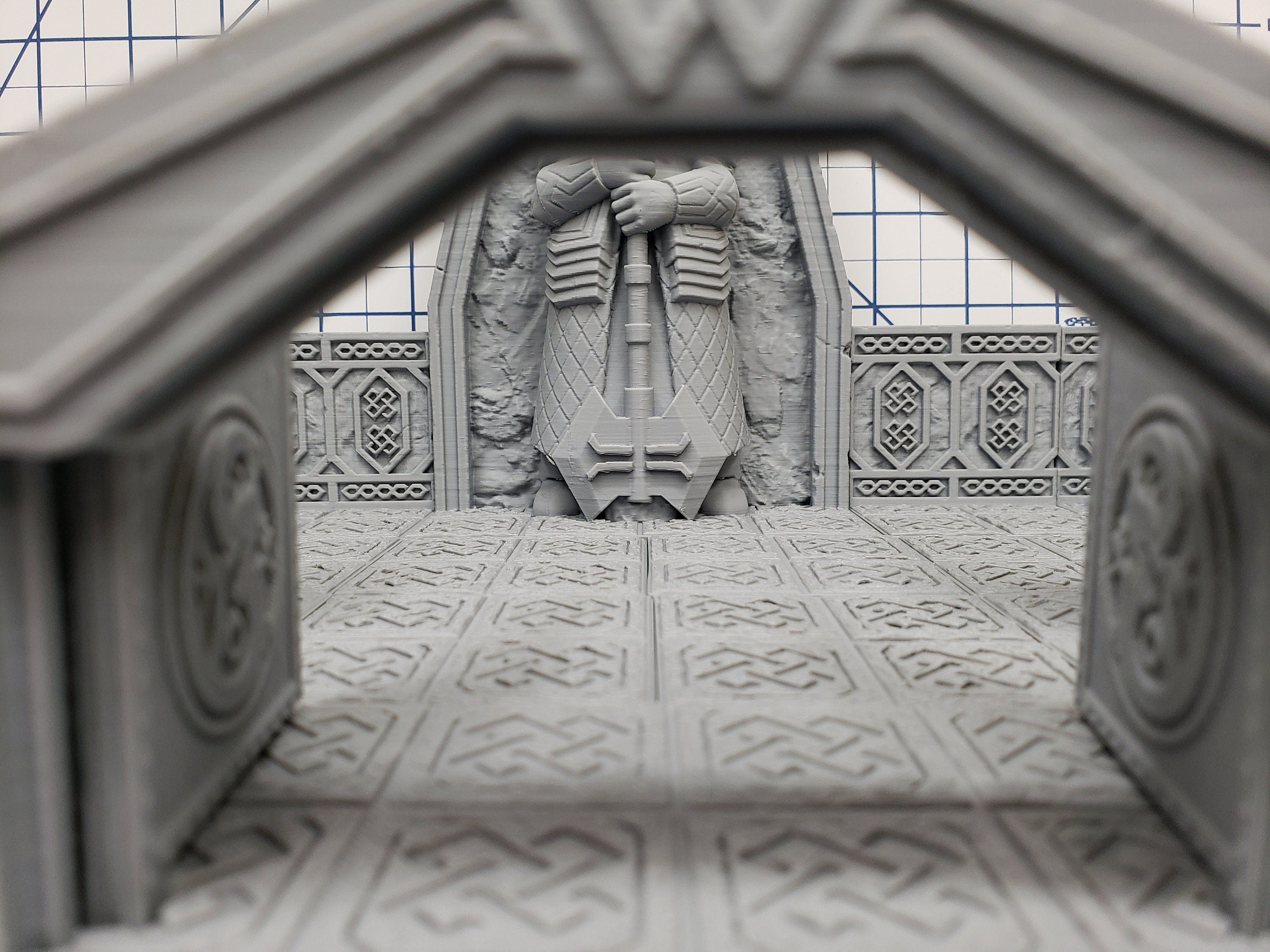 Mountain King - Large Statue Room - Dwarven - DragonLock - DND - Pathfinder - RPG - Dungeon & Dragons - 28 mm / 1" - Fat Dragon Games