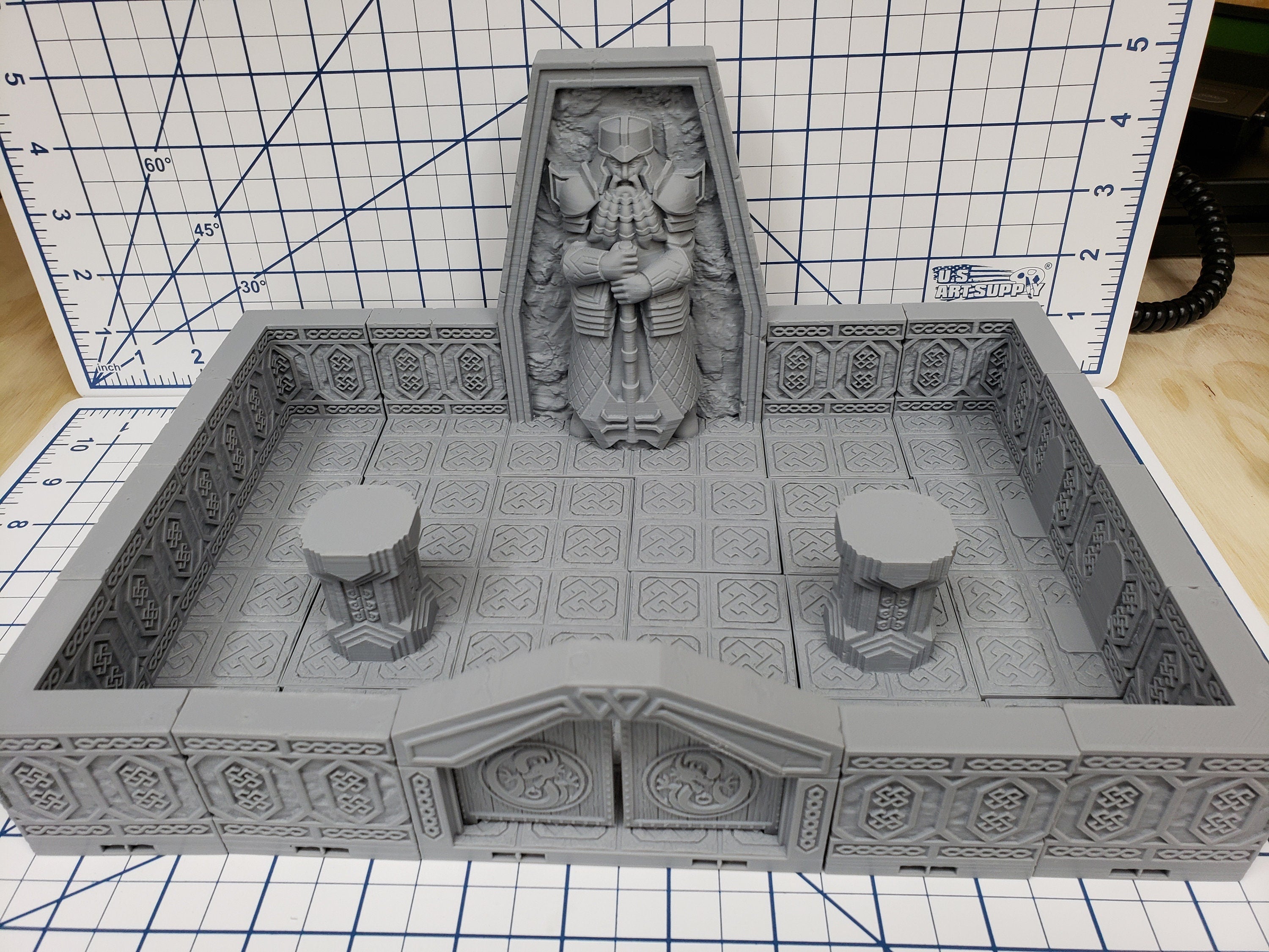 Mountain King - Large Statue Room - Dwarven - DragonLock - DND - Pathfinder - RPG - Dungeon & Dragons - 28 mm / 1" - Fat Dragon Games