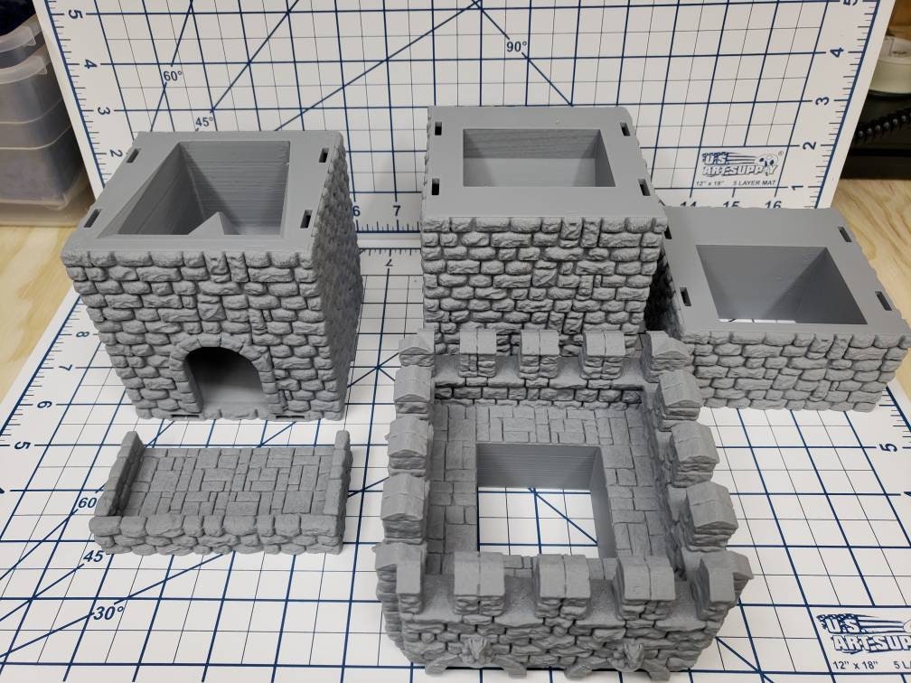 DM Screen of Doom - Dice Tower - DND - Pathfinder - RPG - Dungeon & Dragons - Fat Dragon Games
