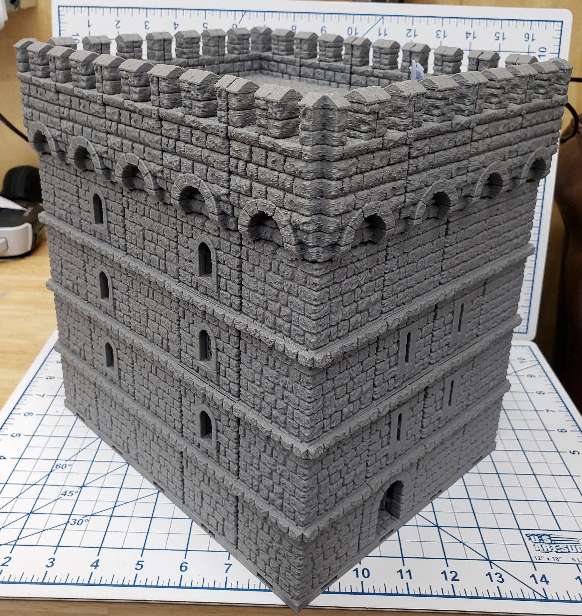 Castle Keep - DragonLock - DND - Pathfinder - RPG - Dungeon & Dragons - 28 mm / 1" - Fat Dragon Games