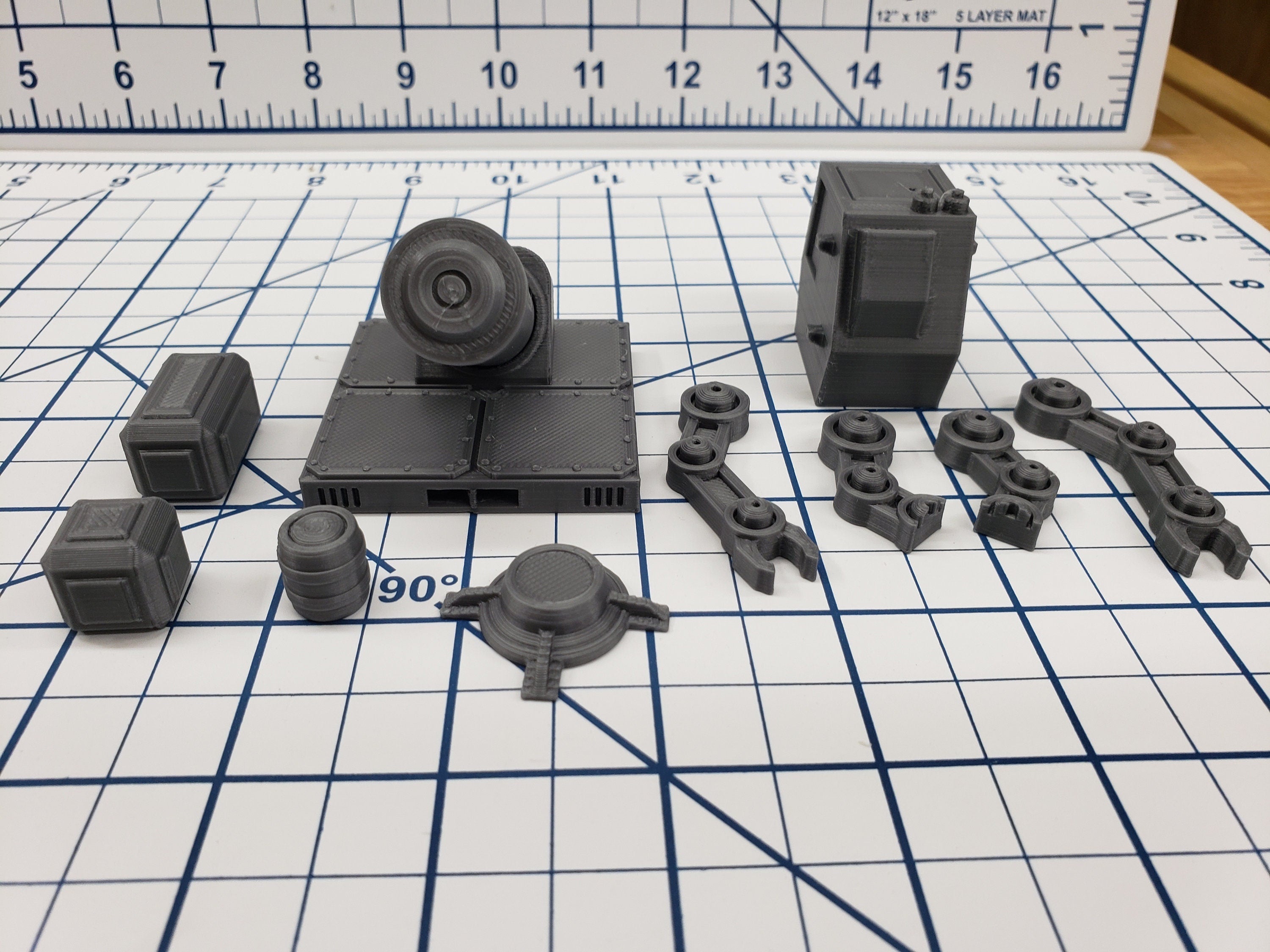 Cargo Set - SciFi - Fat Dragon Games - DragonLock - DND - Pathfinder - RPG - Terrain - Space - Science Fiction 28 mm / 1"