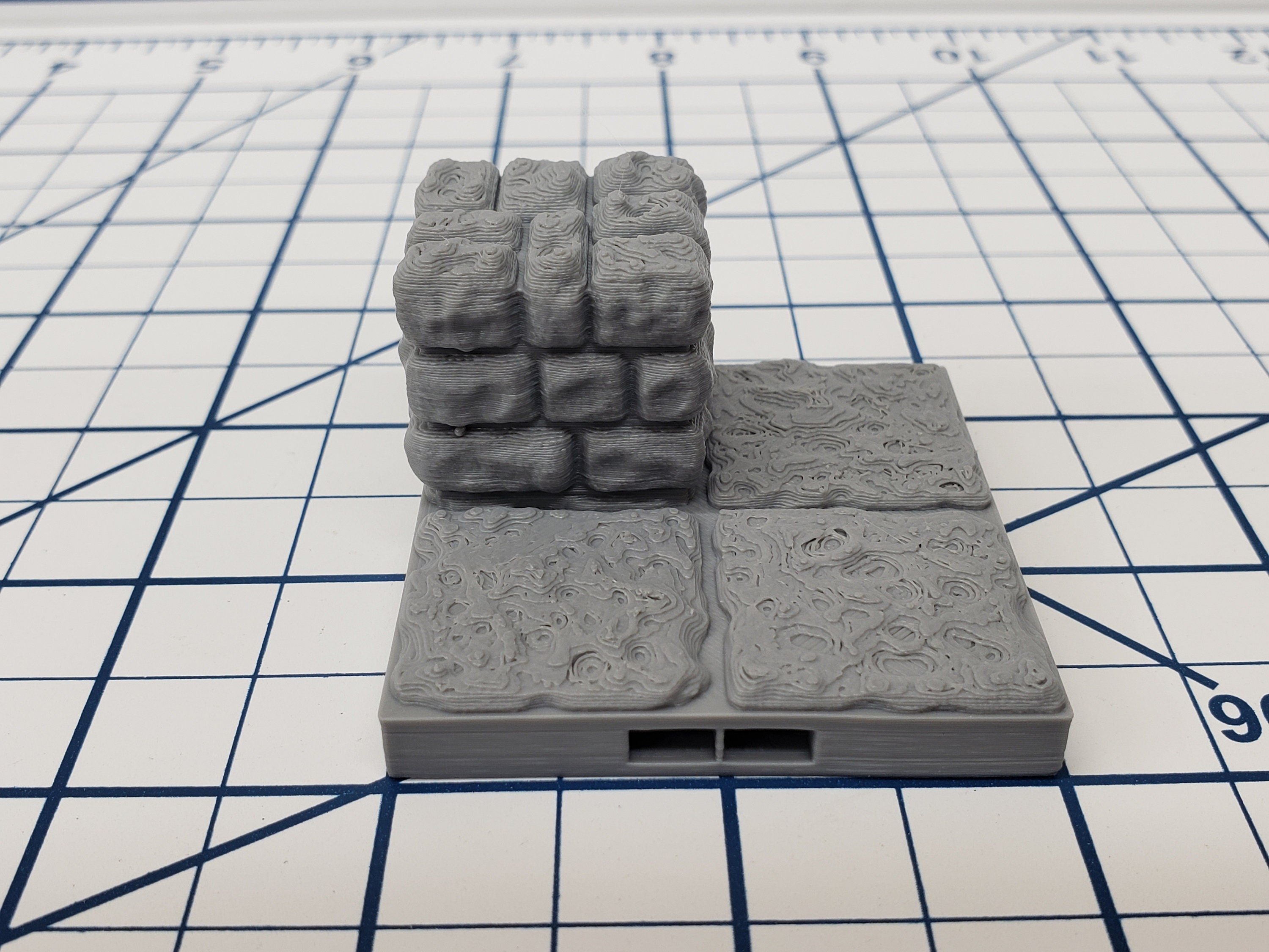 Dungeon Style - Half Pillar Walls - DragonLock - DND - Pathfinder - RPG - Dungeon & Dragons - 28 mm / 1" - Terrain - Fat Dragon Games