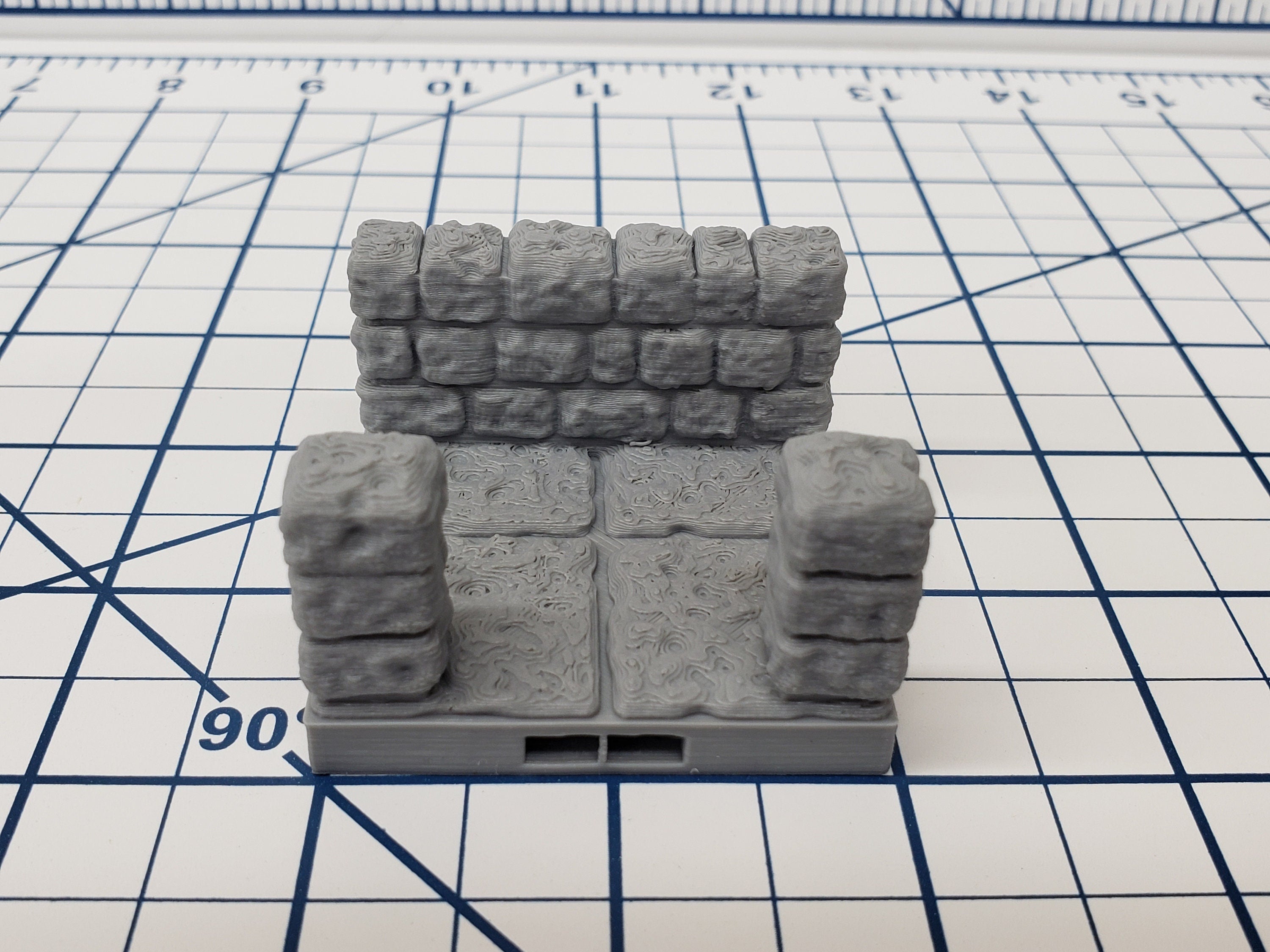 Dungeon Style - Half Pillar Walls - DragonLock - DND - Pathfinder - RPG - Dungeon & Dragons - 28 mm / 1" - Terrain - Fat Dragon Games