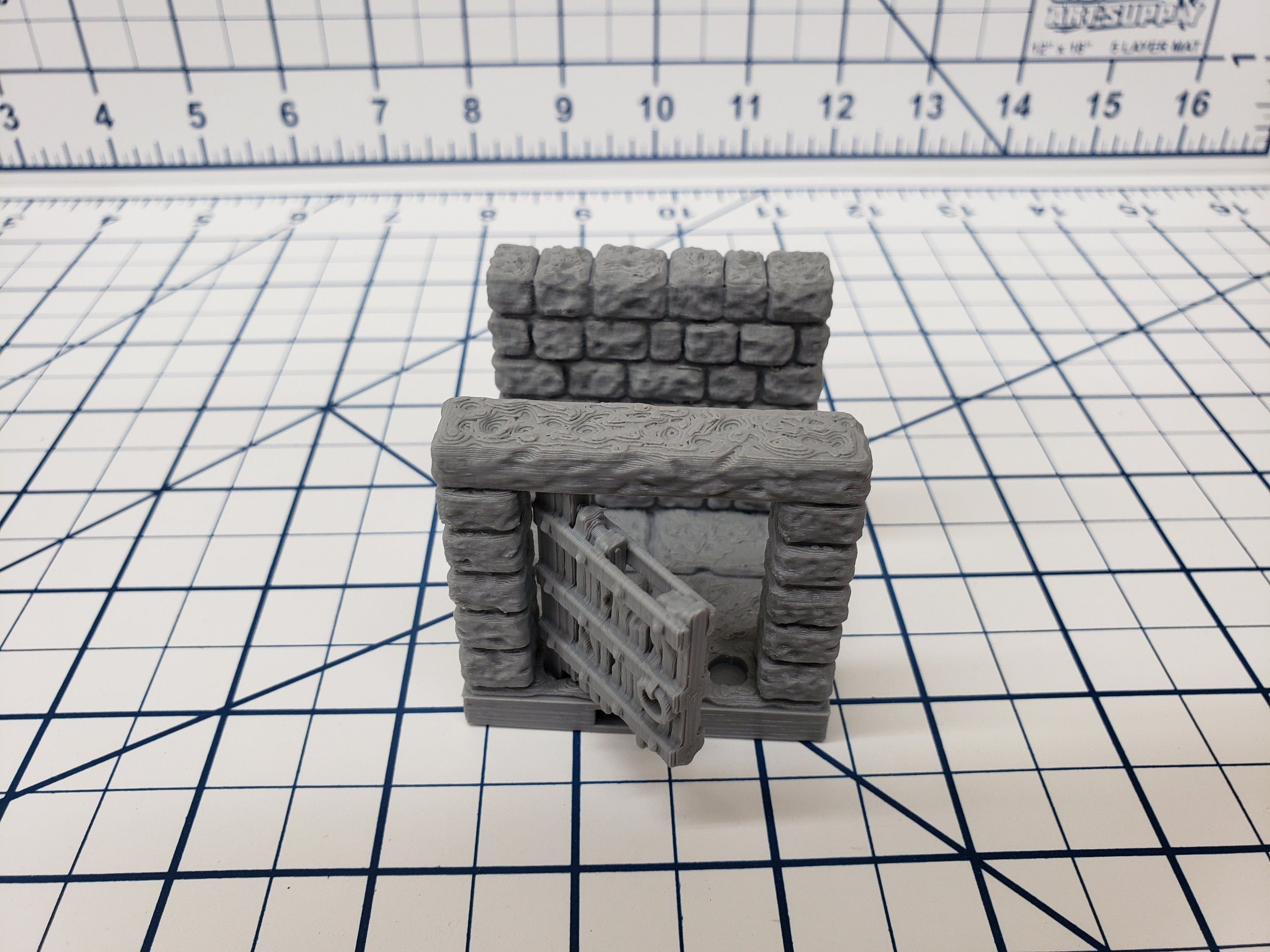Dungeon Style - Single Doors - DragonLock - DND - Pathfinder - RPG - Dungeon & Dragons - 28 mm / 1" - Terrain - Fat Dragon Games