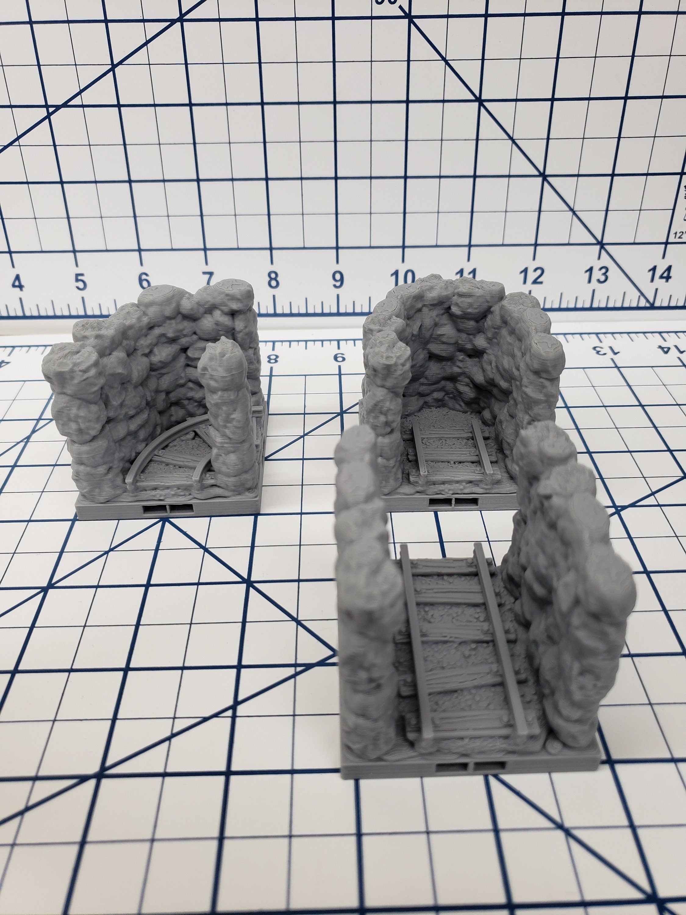 Caverns - Narrow Passage Tiles- DragonLock - DND - Pathfinder - RPG - Dungeon & Dragons - 28 mm / 1" - Terrain - Fat Dragon Games