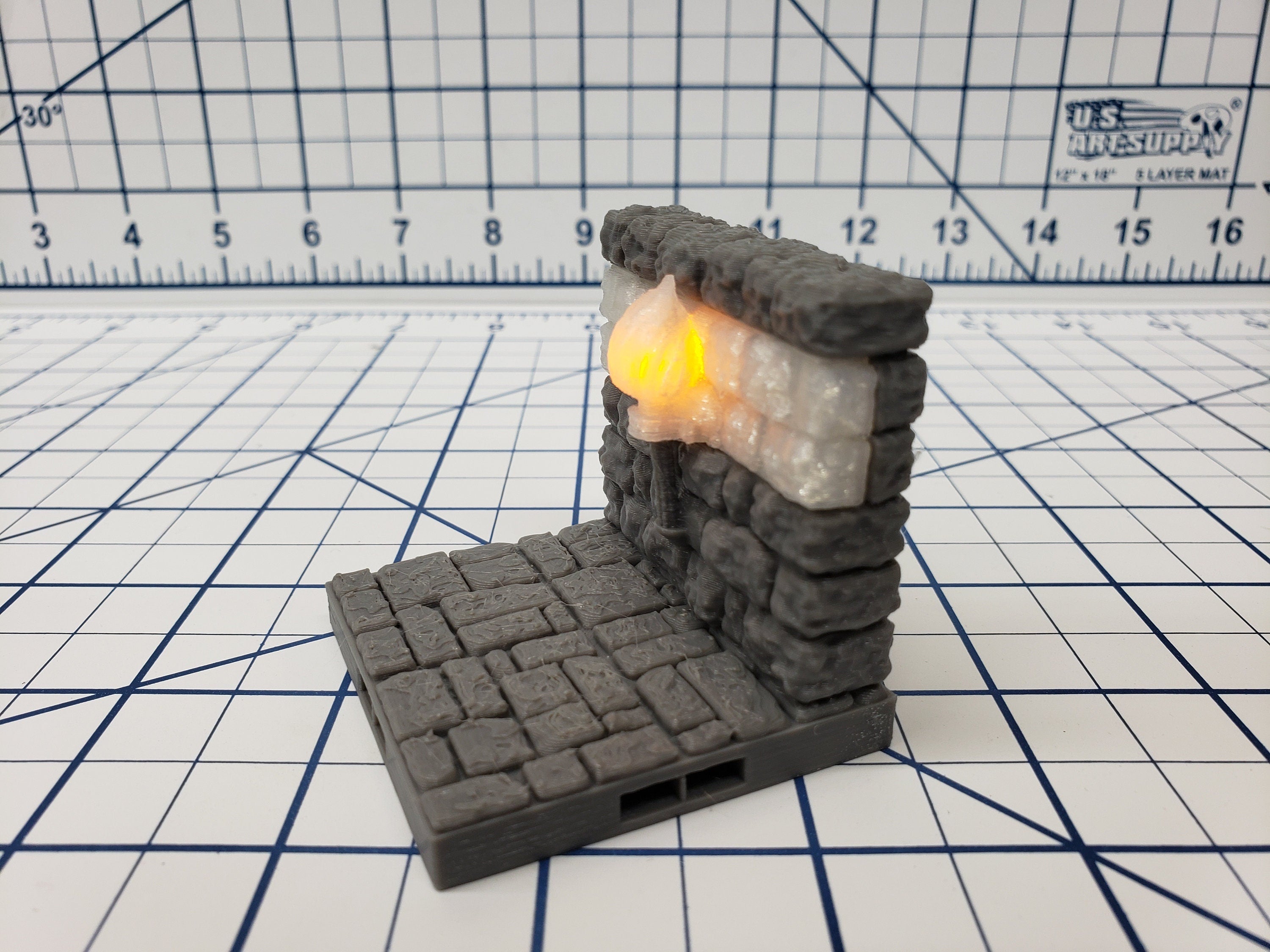 Castle Style - LED Torch Wall Tiles - DragonLock - DND - Pathfinder - RPG - Dungeon & Dragons - 28 mm / 1" - Terrain - Fat Dragon Games