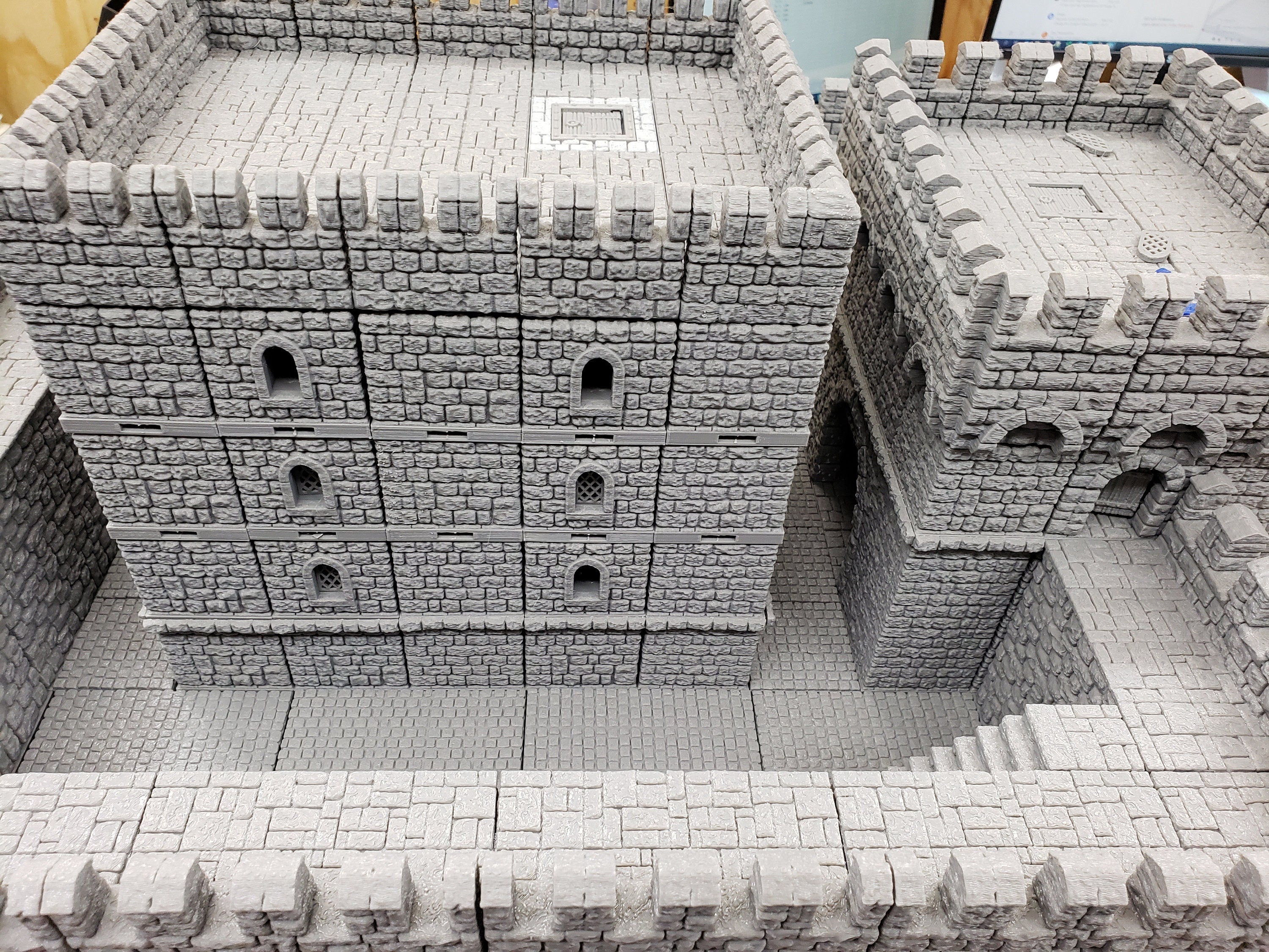 Massive Castle Fortress - DragonLock - DND - Pathfinder - RPG - Dungeon & Dragons - 28 mm / 1" - Fat Dragon Games
