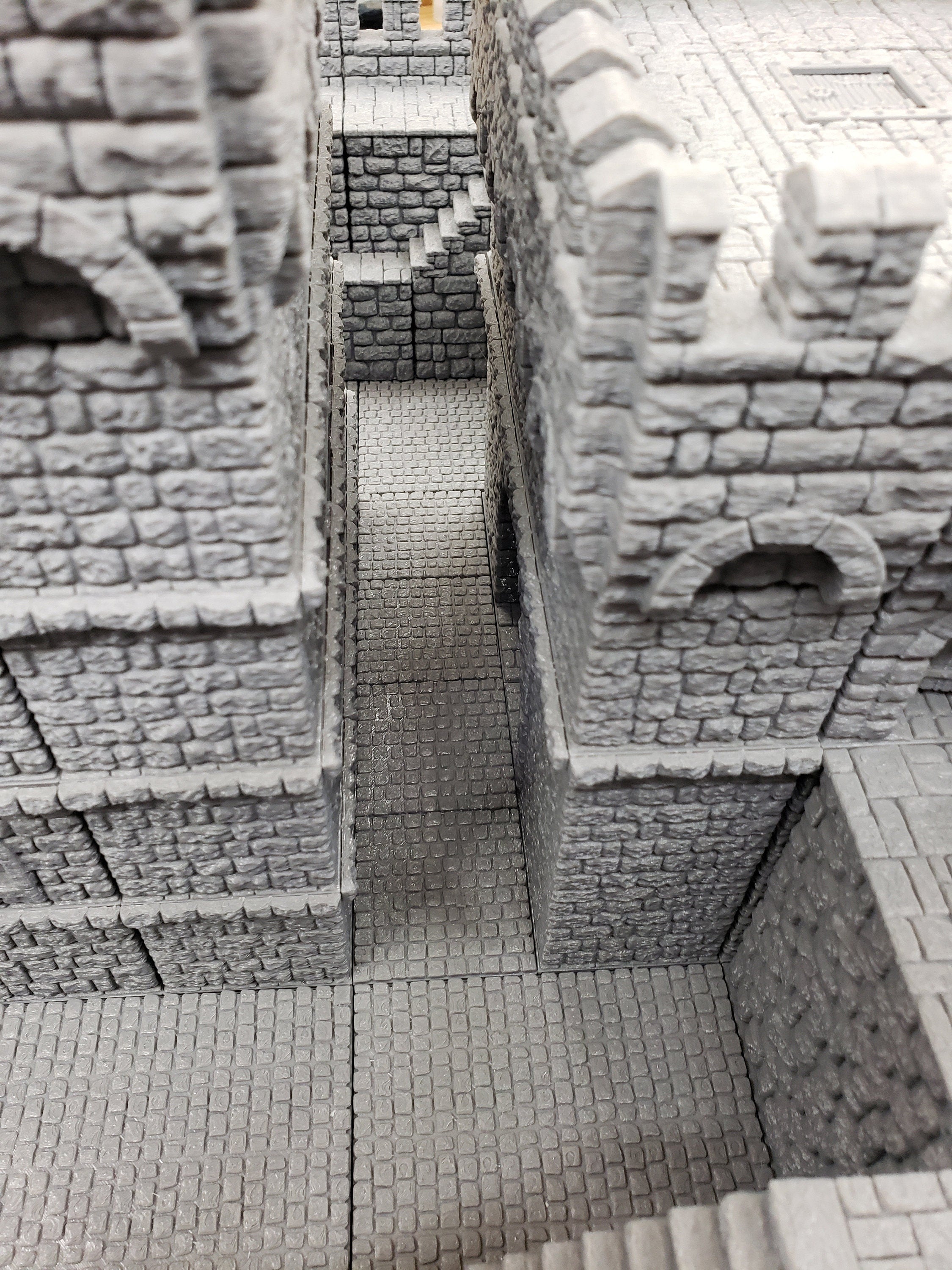 Massive Castle Fortress - DragonLock - DND - Pathfinder - RPG - Dungeon & Dragons - 28 mm / 1" - Fat Dragon Games