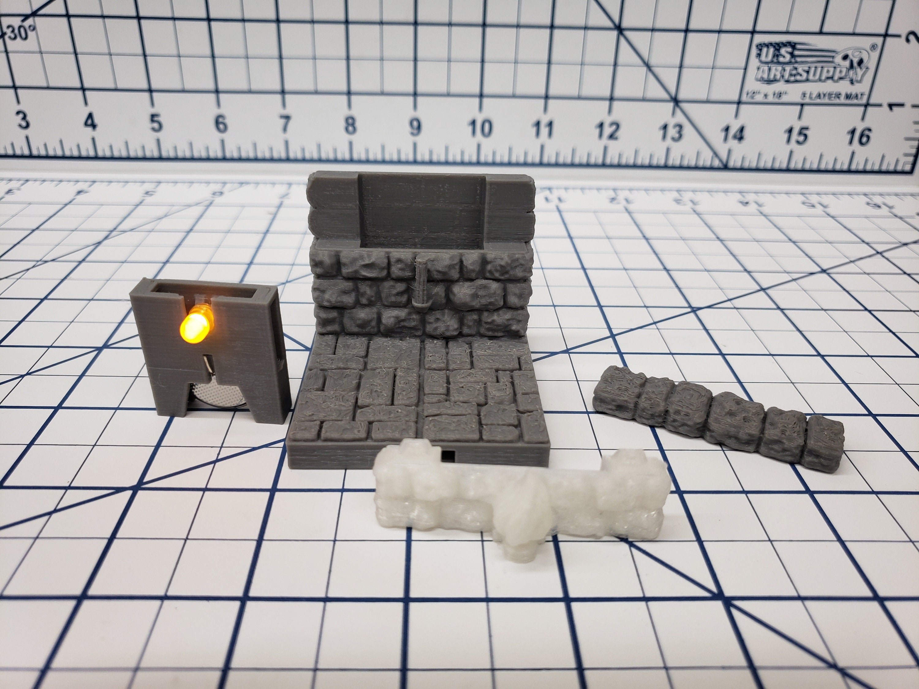 Castle Style - LED Torch Wall Tiles - DragonLock - DND - Pathfinder - RPG - Dungeon & Dragons - 28 mm / 1" - Terrain - Fat Dragon Games