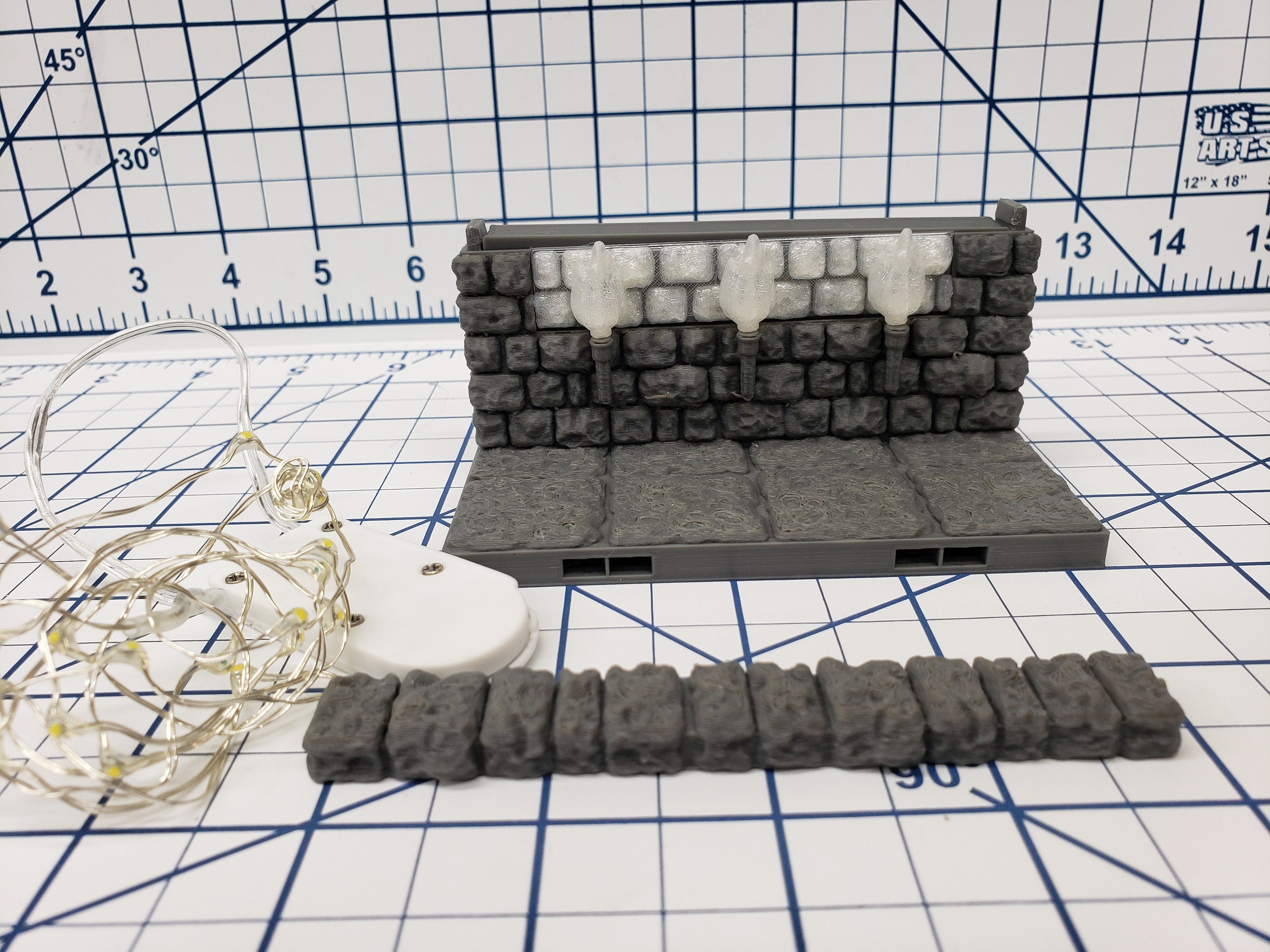 Castle Style - LED Torch Wall Tiles - DragonLock - DND - Pathfinder - RPG - Dungeon & Dragons - 28 mm / 1" - Terrain - Fat Dragon Games