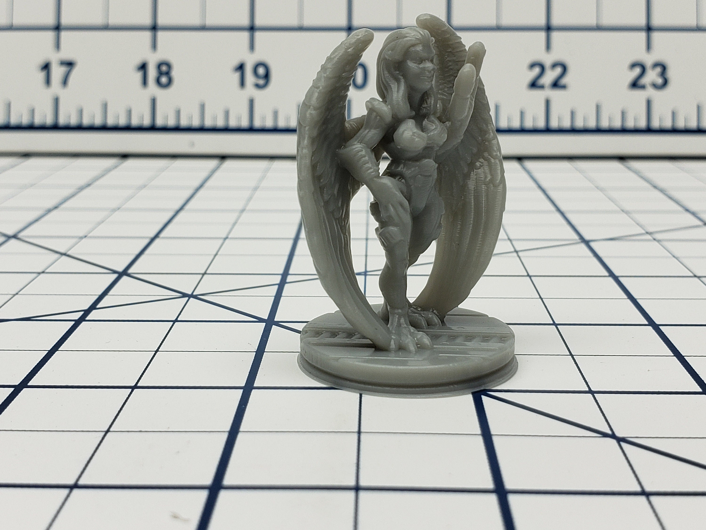 Female Avian Alien Mini - Ignis Quadrant - Hero's Hoard - Starfinder - Cyberpunk - Science Fiction - Syfy - RPG - Tabletop - EC3D -Miniature