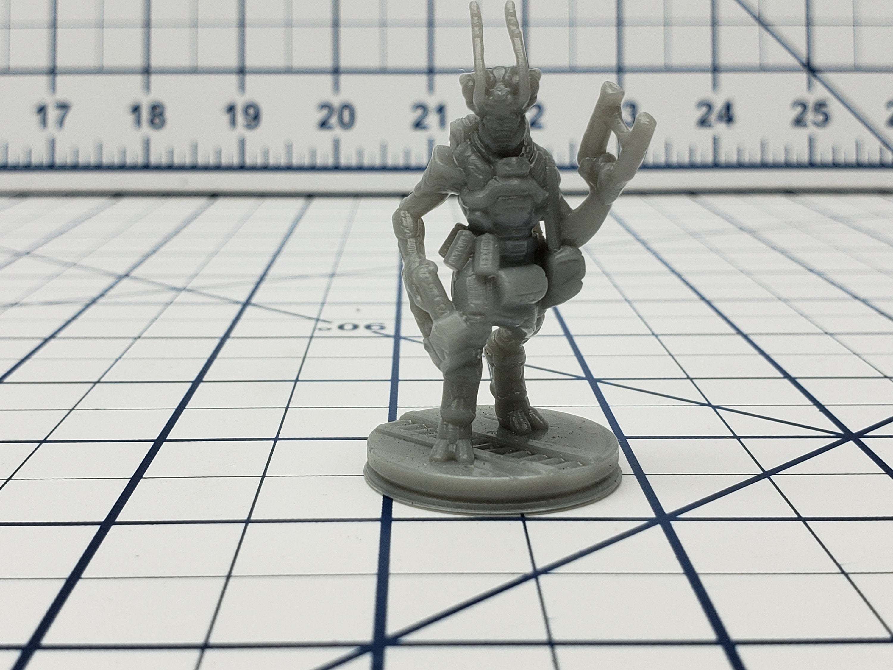 Insectoids Mini - Ignis Quadrant - Hero's Hoard - Starfinder - Cyberpunk - Science Fiction - Syfy - RPG - Tabletop - EC3D -Miniature