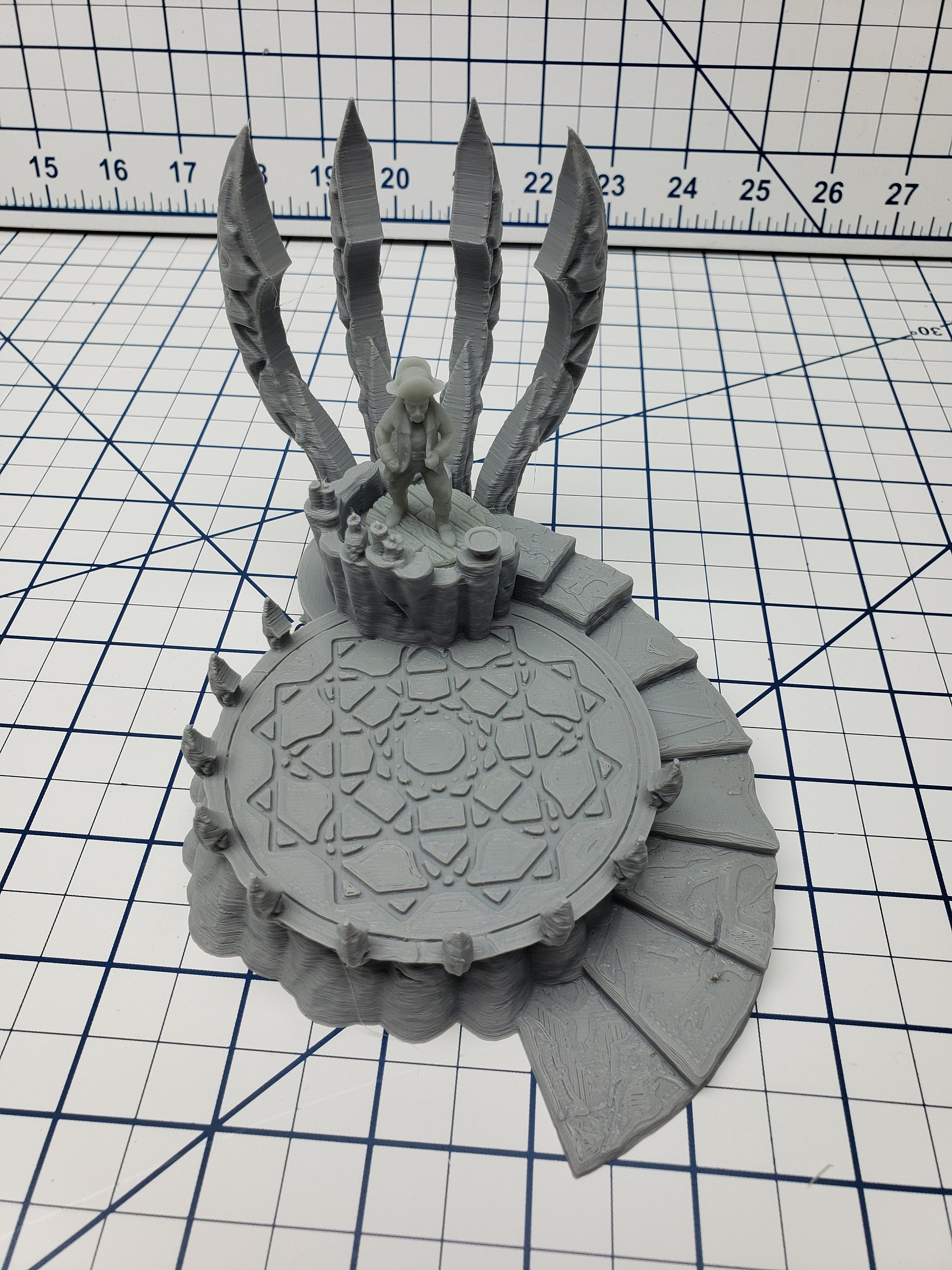 Mind Horror - Summoning Circle Dias - Skyless Realms - DND - Dungeons & Dragons - RPG - Tabletop - EC3D - Miniature - 28 mm - 1" scale