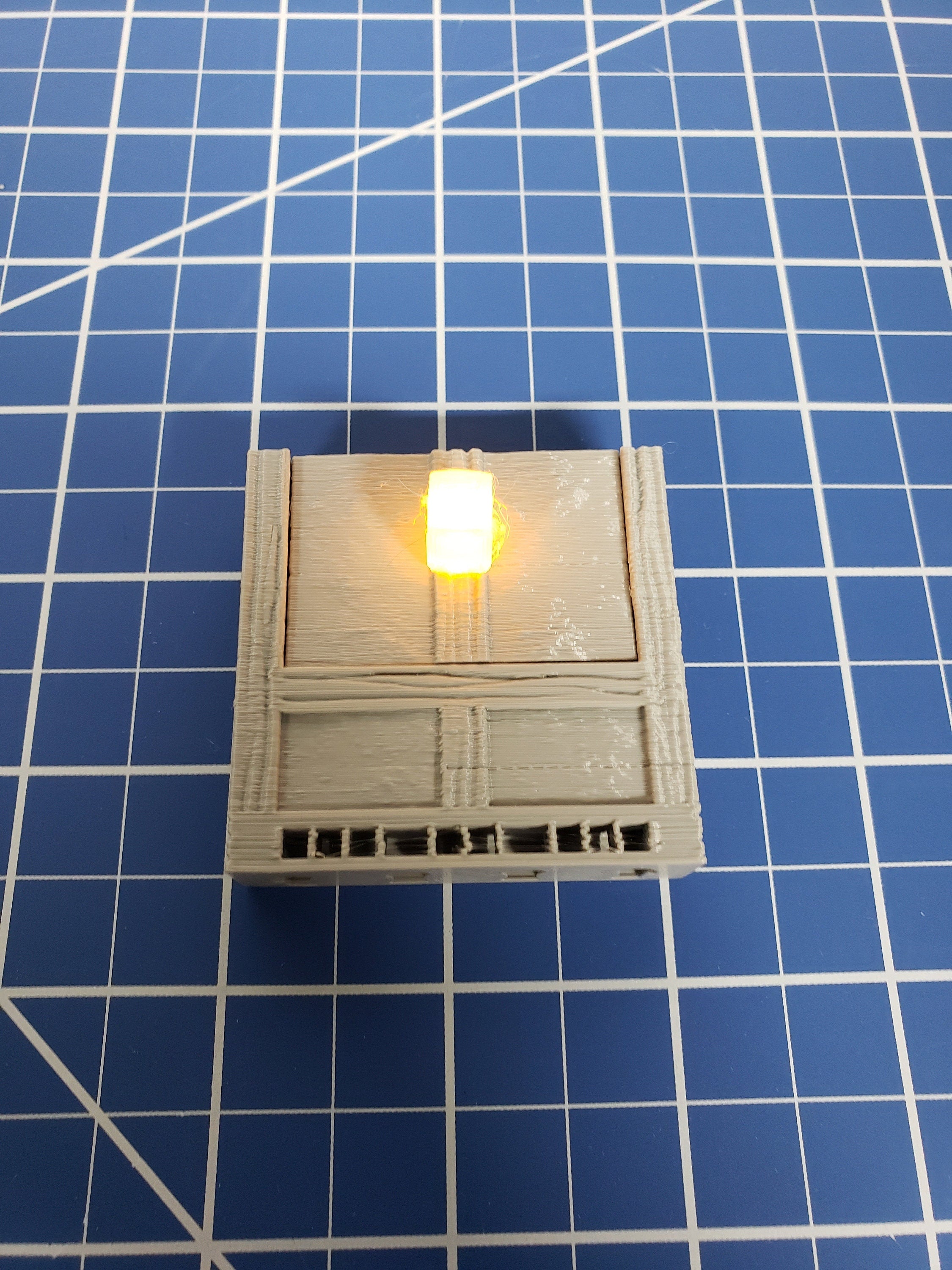 Half-Timbered Torch Wall - Dragonshire - Building - Fat Dragon Games - DND - Pathfinder - RPG - Terrain - 28 mm/ 1" - Dungeon & Dragons