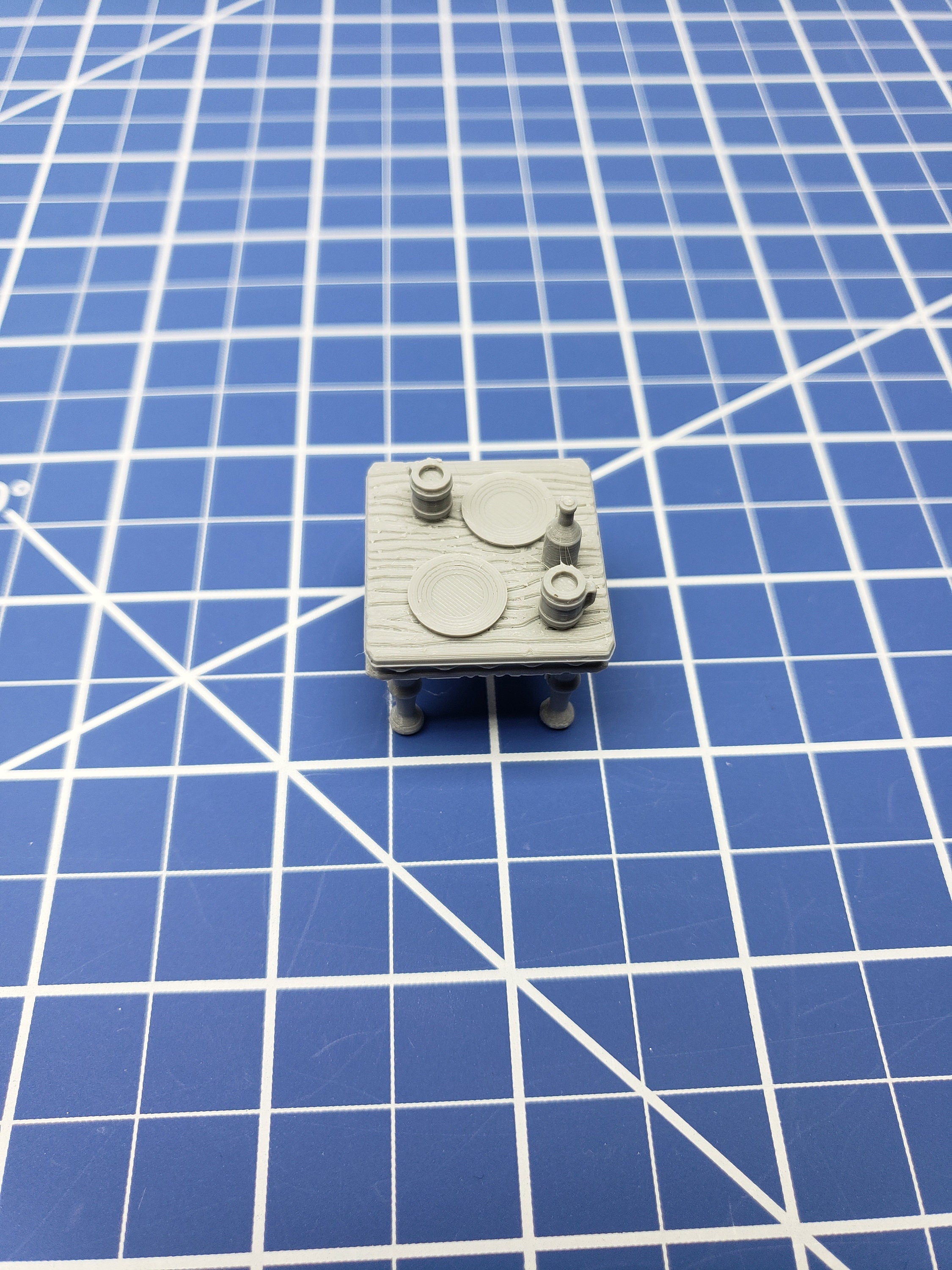 Small Table - Dragonshire - Fat Dragon Games - DND - Pathfinder - RPG - Terrain - 28 mm / 1" - Dungeon & Dragons -