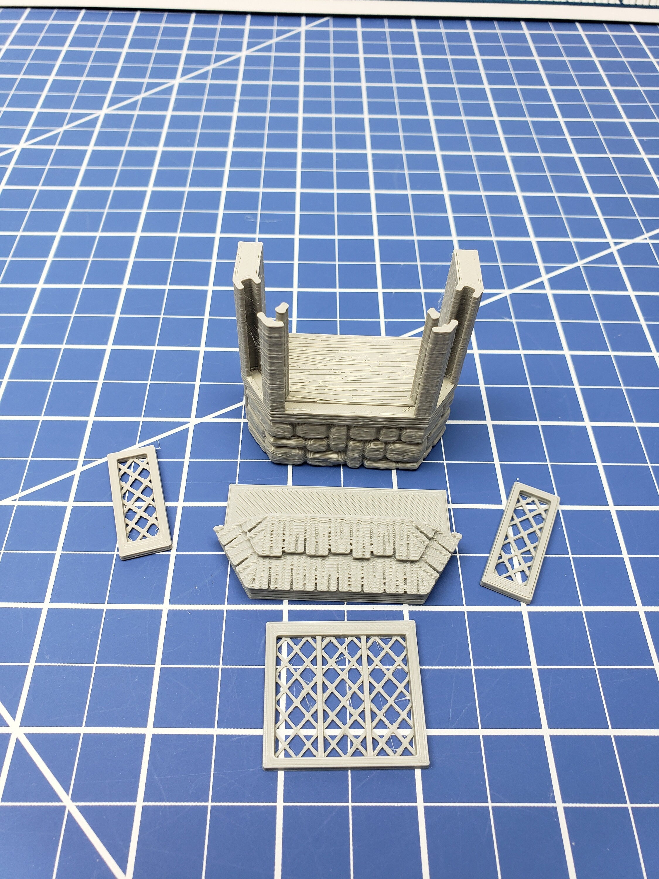 Bay Windows - Dragonshire - DragonLock - Fat Dragon Games - DND - Pathfinder - RPG - Terrain - 28 mm / 1" - Dungeon & Dragons