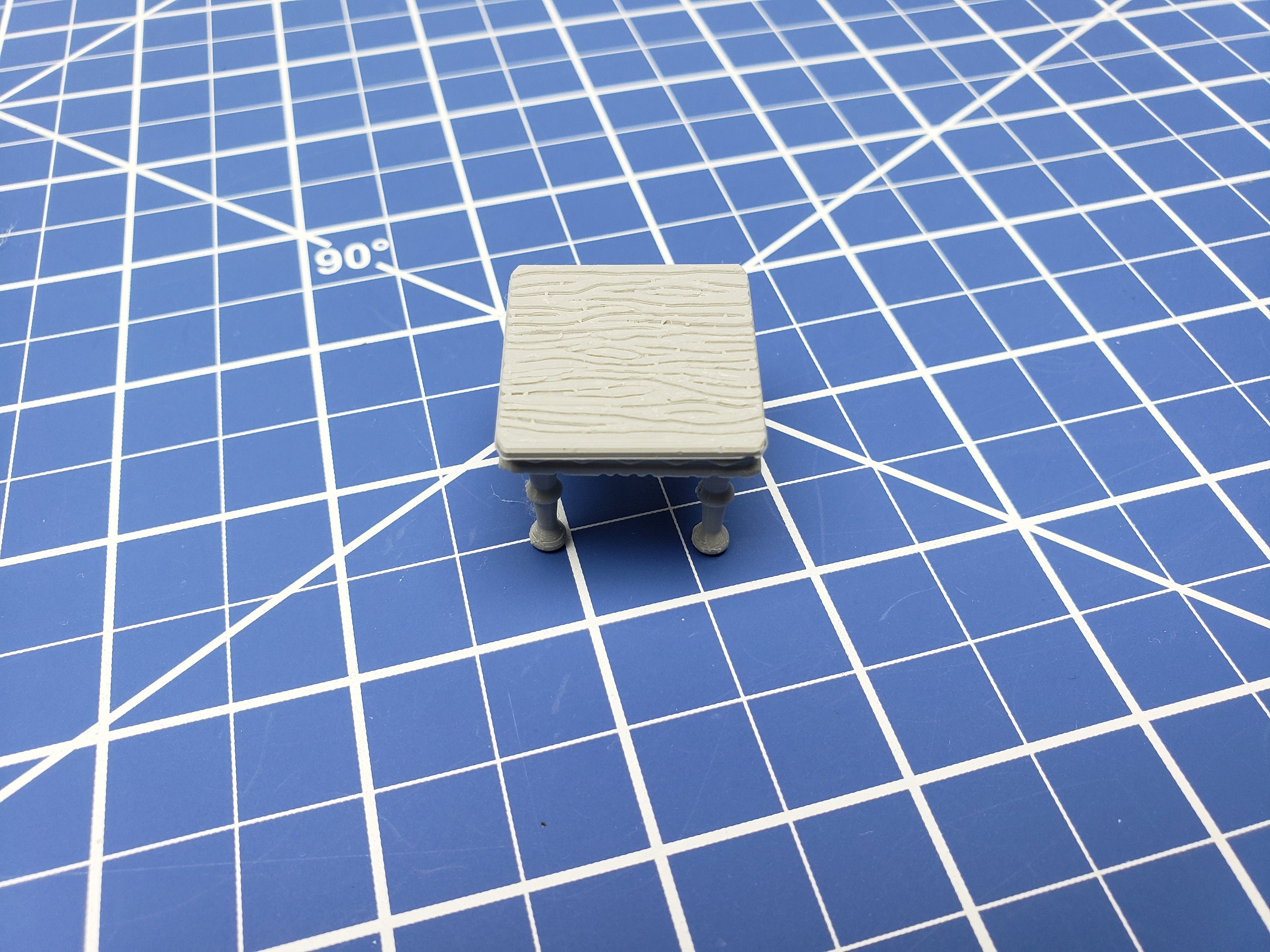 Small Table - Dragonshire - Fat Dragon Games - DND - Pathfinder - RPG - Terrain - 28 mm / 1" - Dungeon & Dragons -