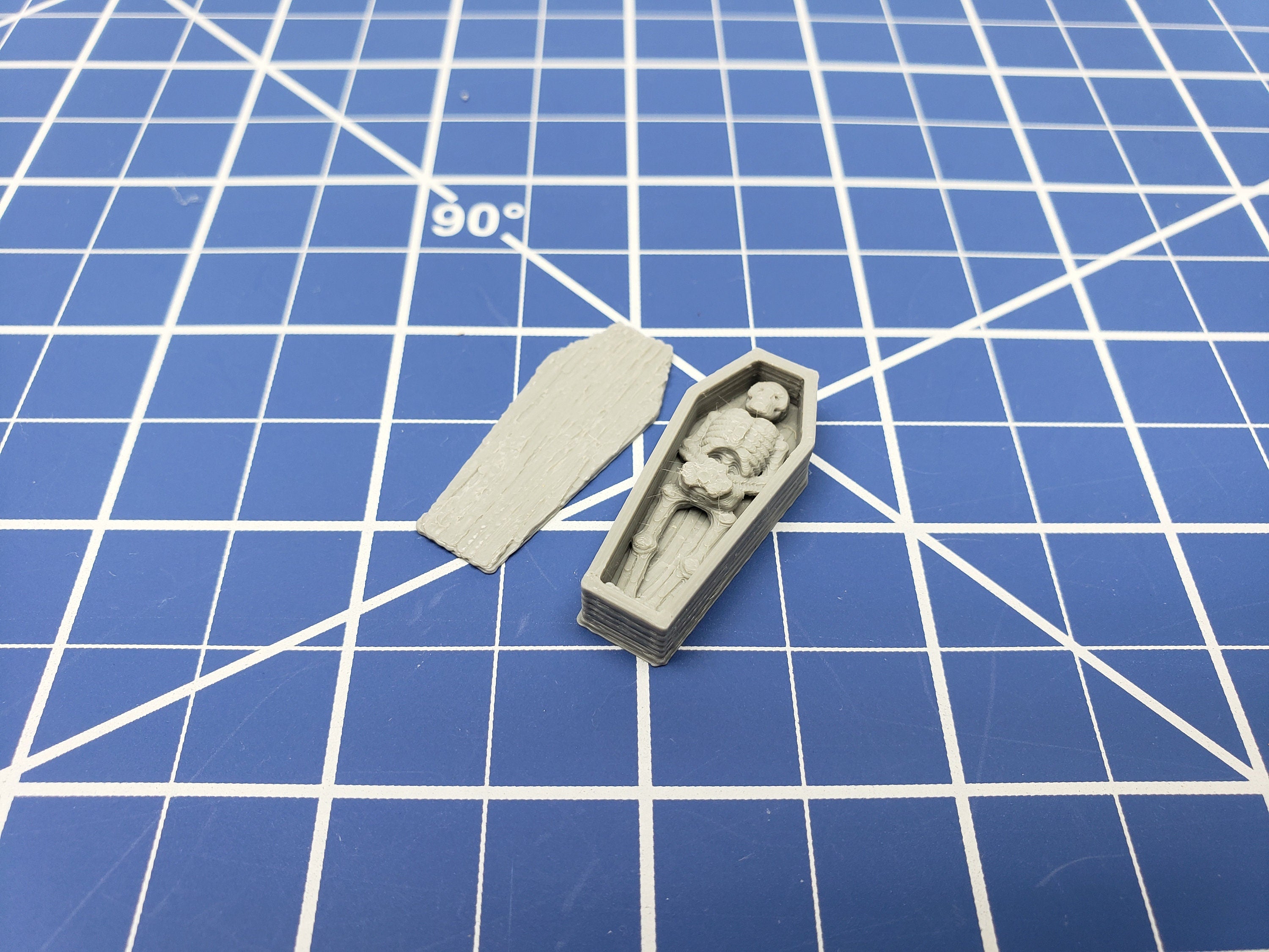 Coffin Items - Dragonshire - Fat Dragon Games - DND - Pathfinder - RPG - Terrain - 28 mm / 1" - Dungeon & Dragons -