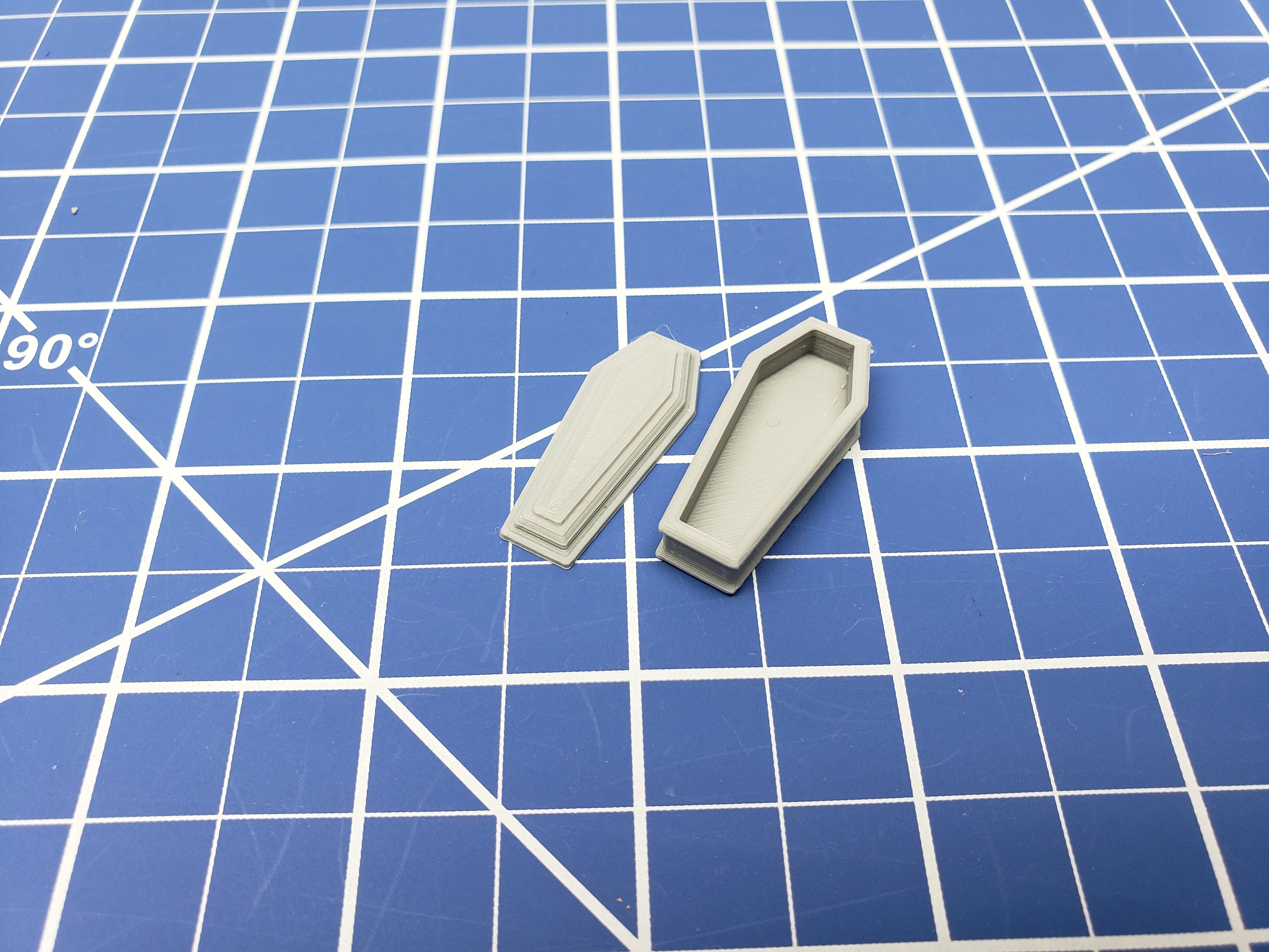 Coffin Items - Dragonshire - Fat Dragon Games - DND - Pathfinder - RPG - Terrain - 28 mm / 1" - Dungeon & Dragons -