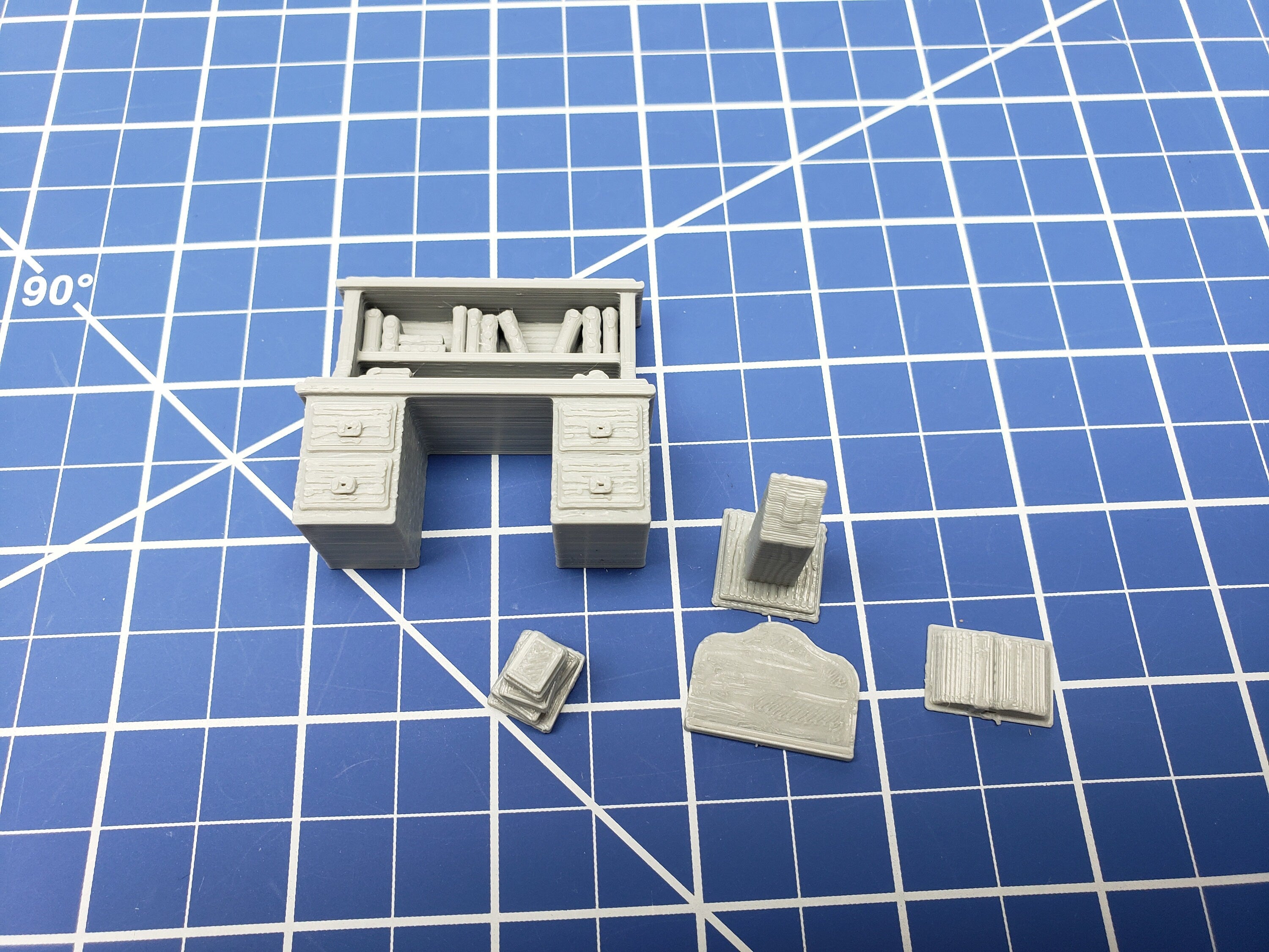 Desk and Podium - Dragonshire - Fat Dragon Games - DND - Pathfinder - RPG - Terrain - 28 mm / 1" - Dungeon & Dragons -