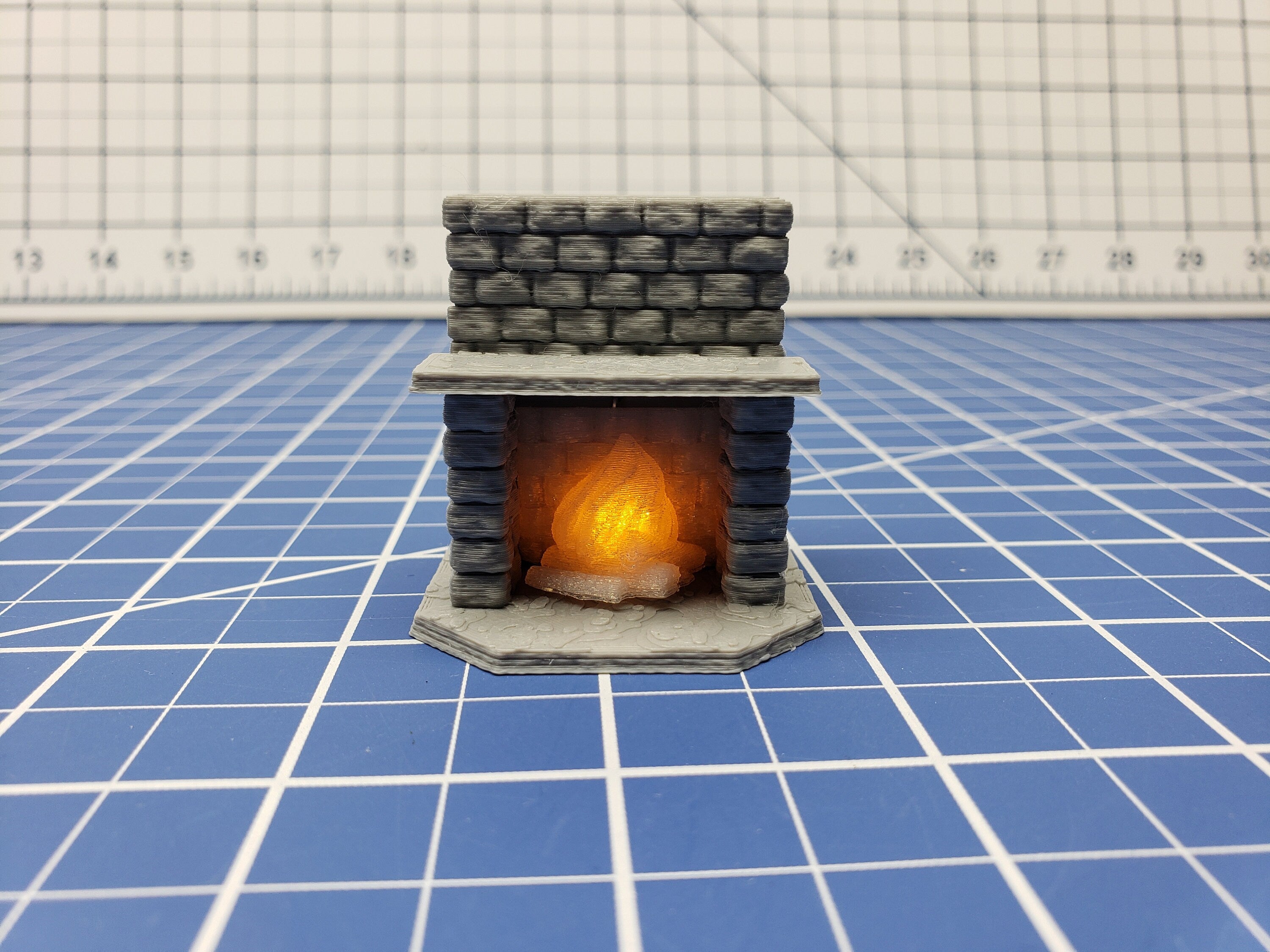 LED Fireplace - Dragonshire - DragonLock - Fat Dragon Games - DND - Pathfinder - RPG - Terrain - 28 mm / 1" - Dungeon & Dragons