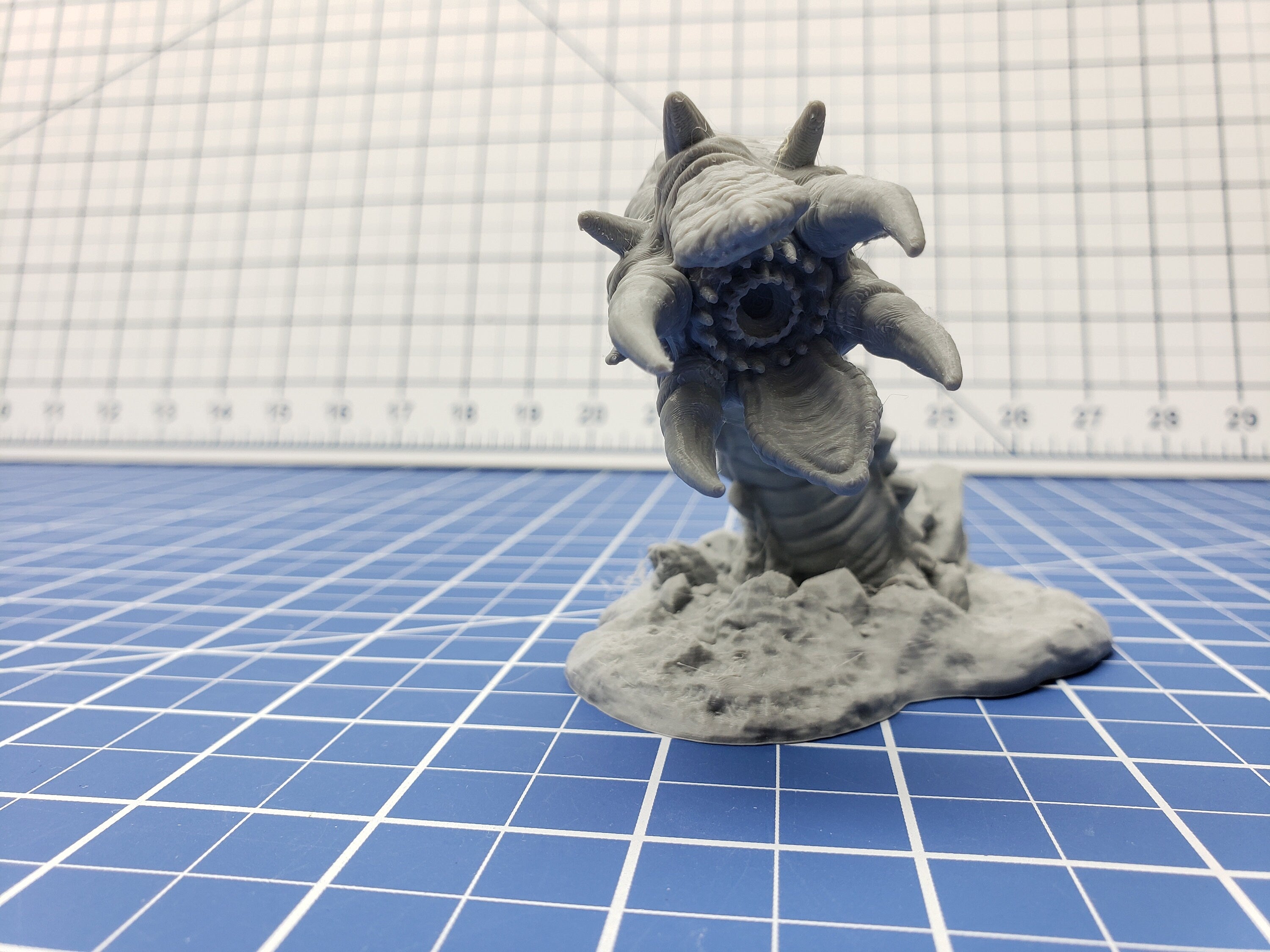 Sand Worm Mini - Ignis Quadrant - Hero's Hoard - Starfinder - Cyberpunk - Science Fiction - Syfy - RPG - Tabletop - EC3D -Miniature