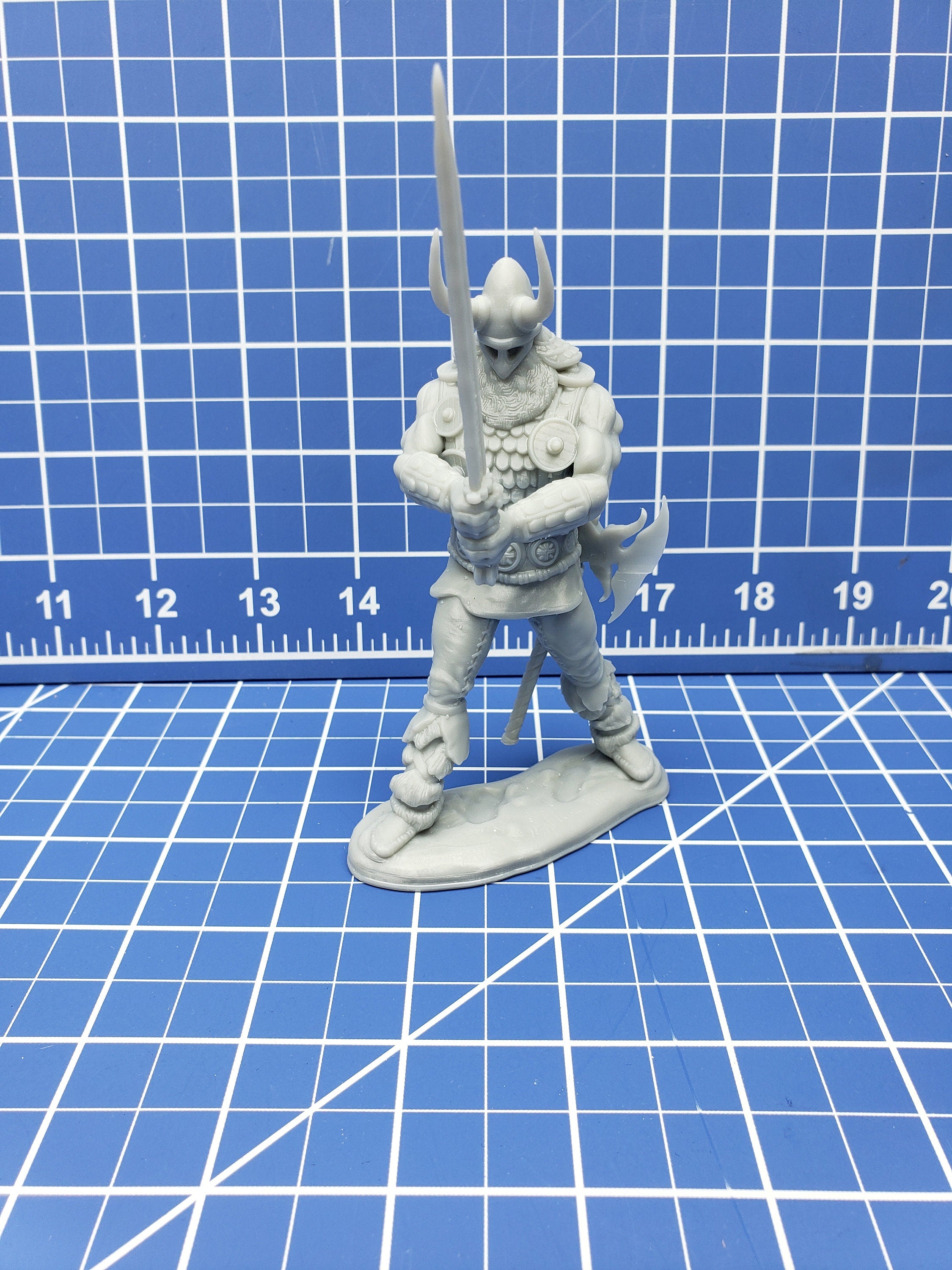 Frost Giant Mini - DND - Pathfinder - Dungeons & Dragons - RPG - Tabletop - Role Playing Game - Miniature - 28 mm