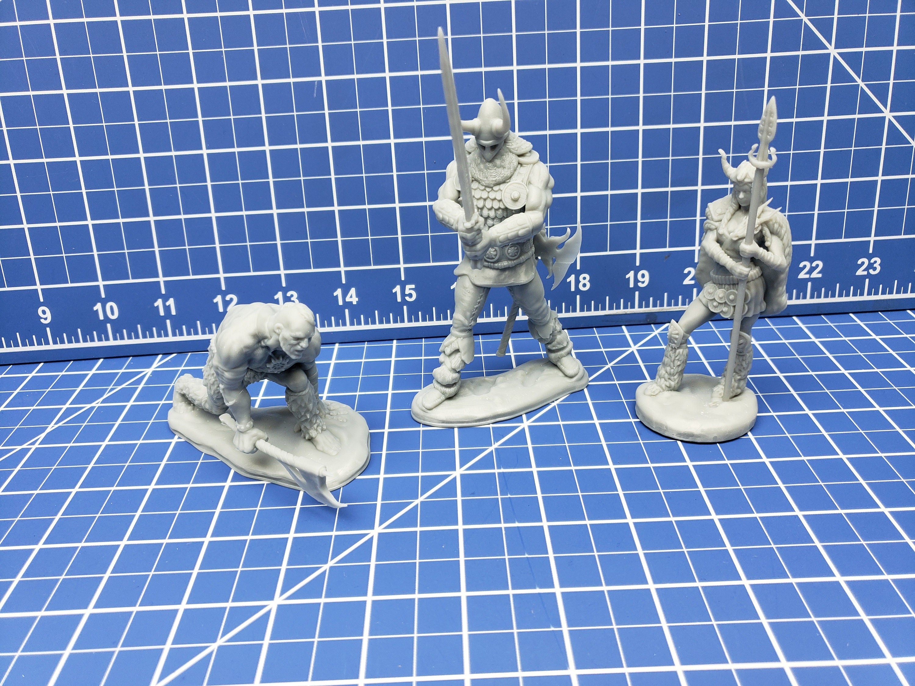 Frost Giant Mini - DND - Pathfinder - Dungeons & Dragons - RPG - Tabletop - Role Playing Game - Miniature - 28 mm