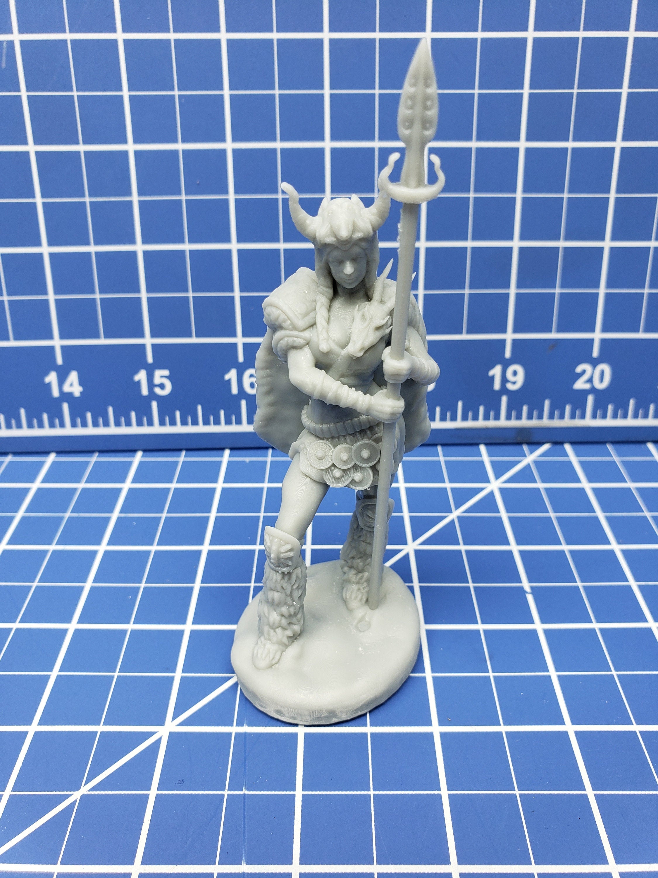 Frost Giant Mini - DND - Pathfinder - Dungeons & Dragons - RPG - Tabletop - Role Playing Game - Miniature - 28 mm